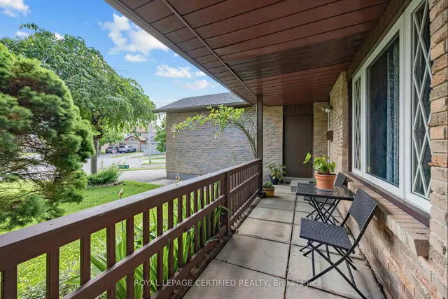 22 Borden Hill Crt, Brampton 5