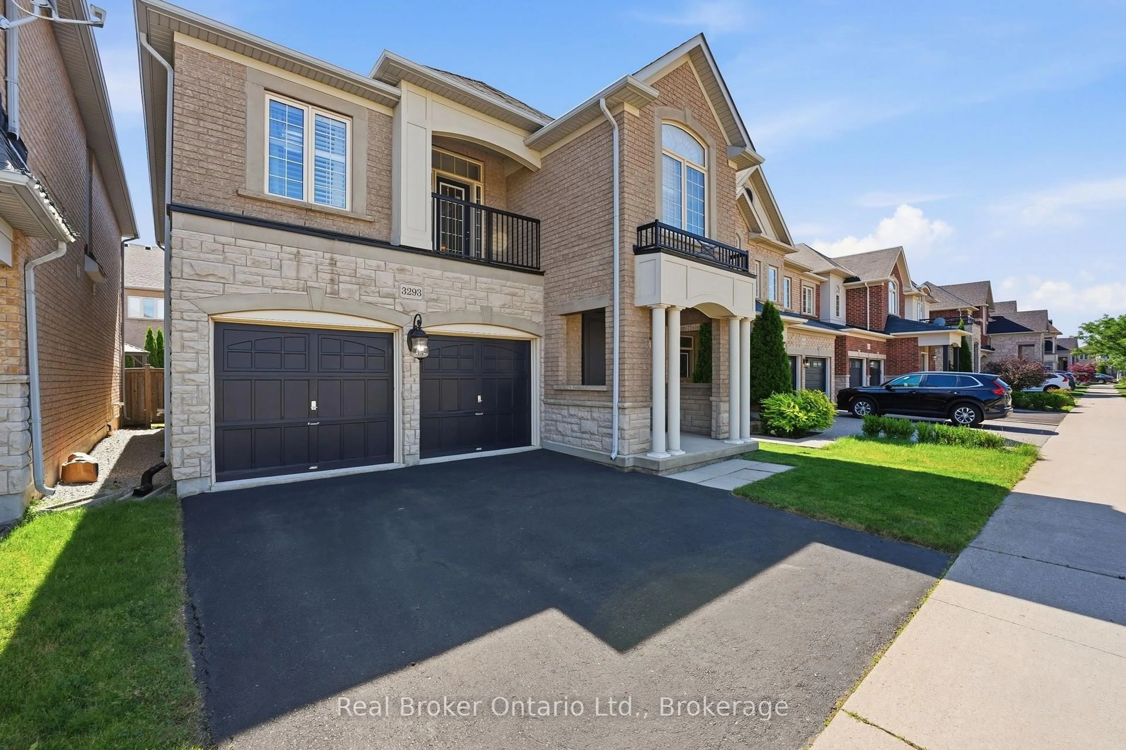 Home with brick exterior material, street for 3293 Steeplechase Dr, Burlington Ontario L7M 0N7