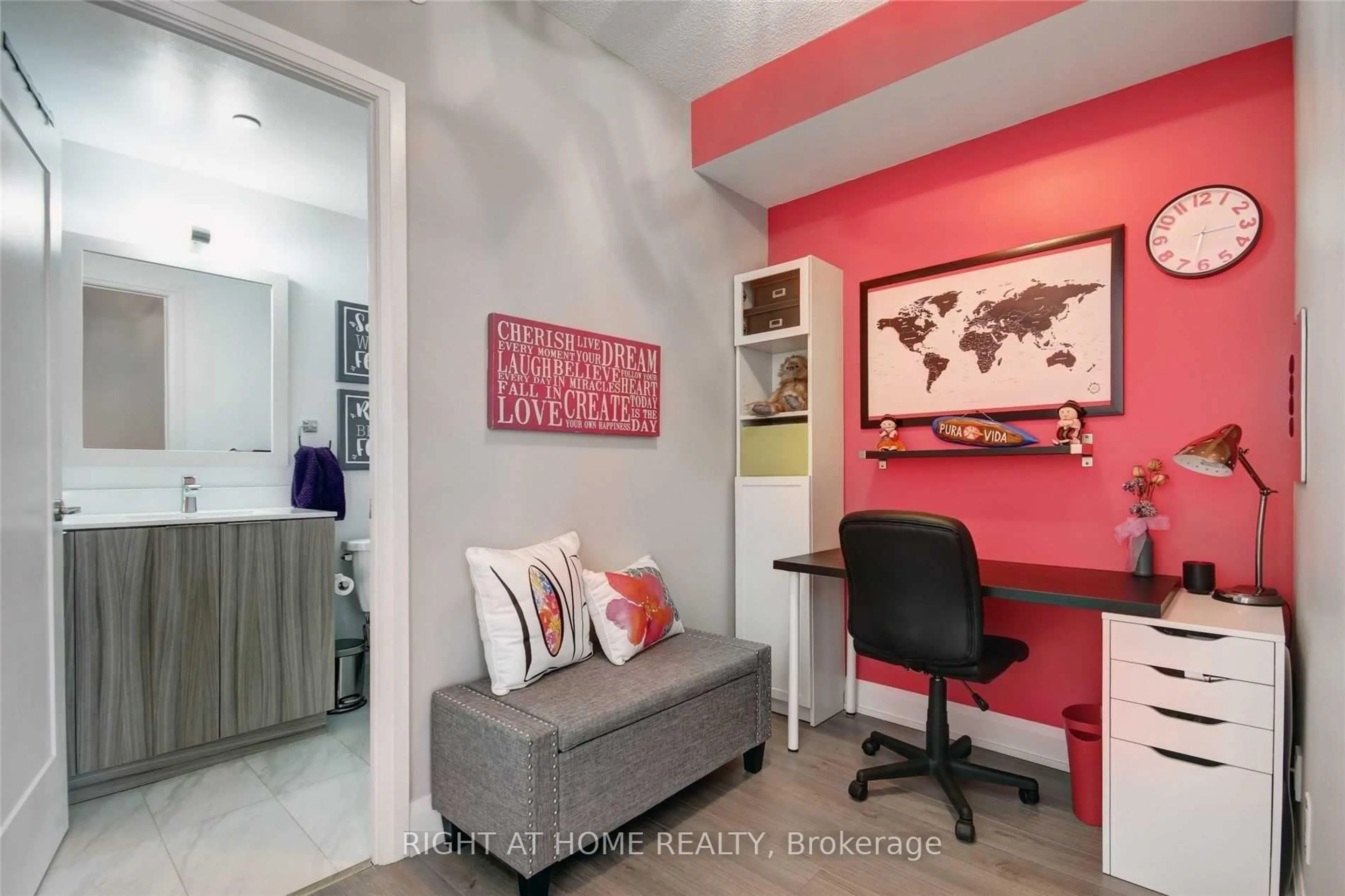 Indoor entryway for 56 Annie Craig Dr #3204, Toronto Ontario M8V 0C5