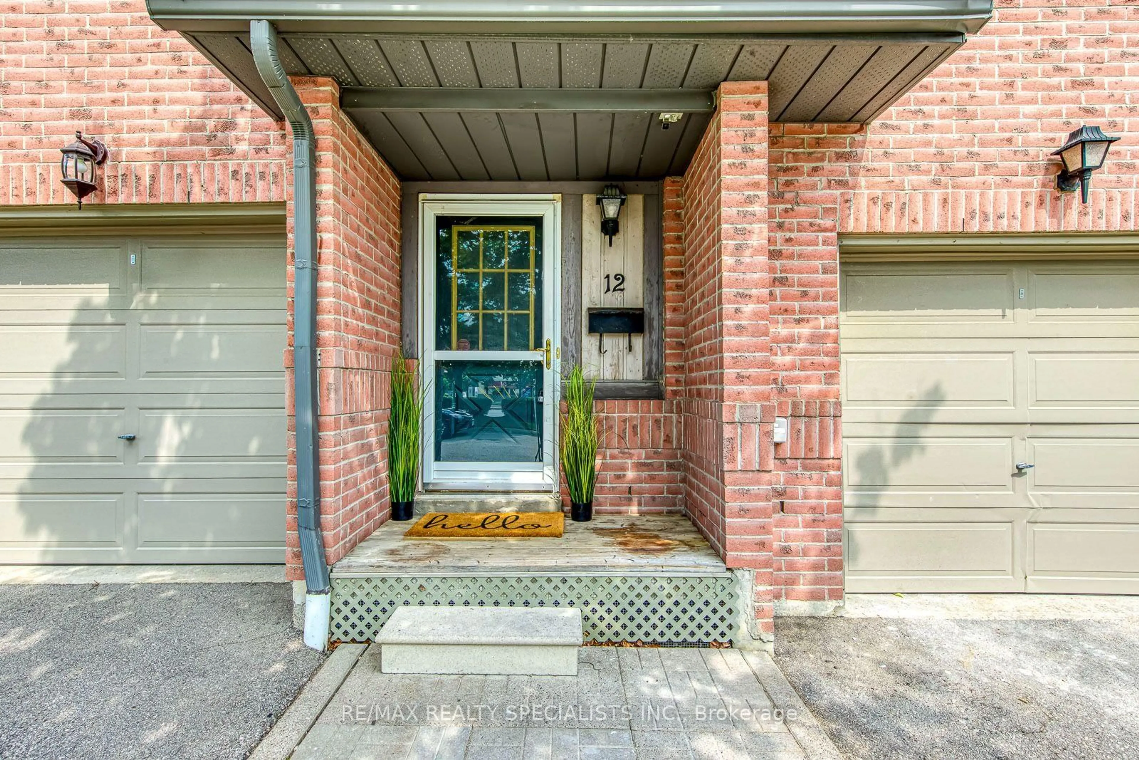 Home with brick exterior material, street for 2955 Thomas St #12, Mississauga Ontario L5M 6A9