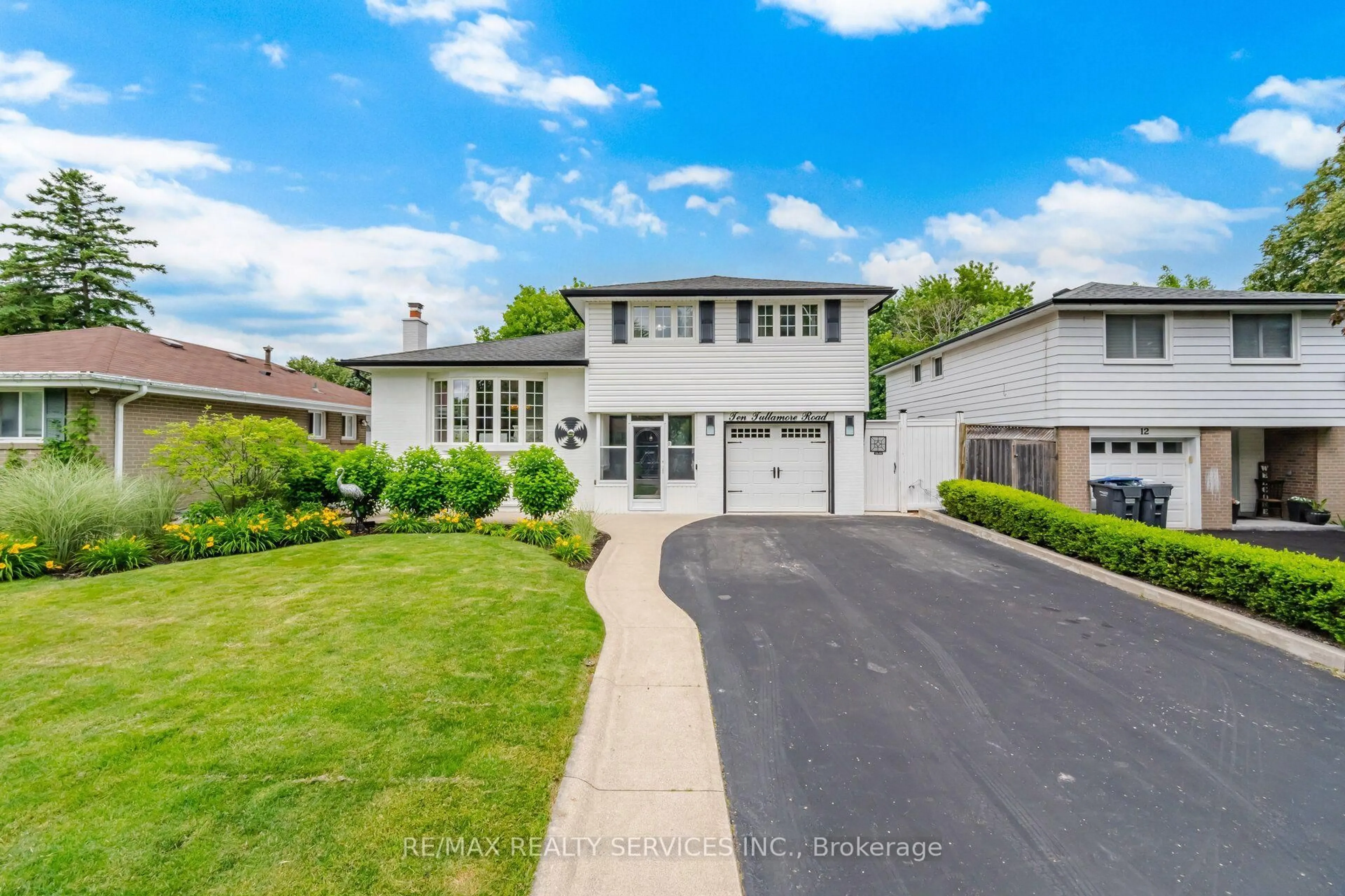 A pic from outside/outdoor area/front of a property/back of a property/a pic from drone, street for 10 Tullamore Rd, Brampton Ontario L6W 1J7