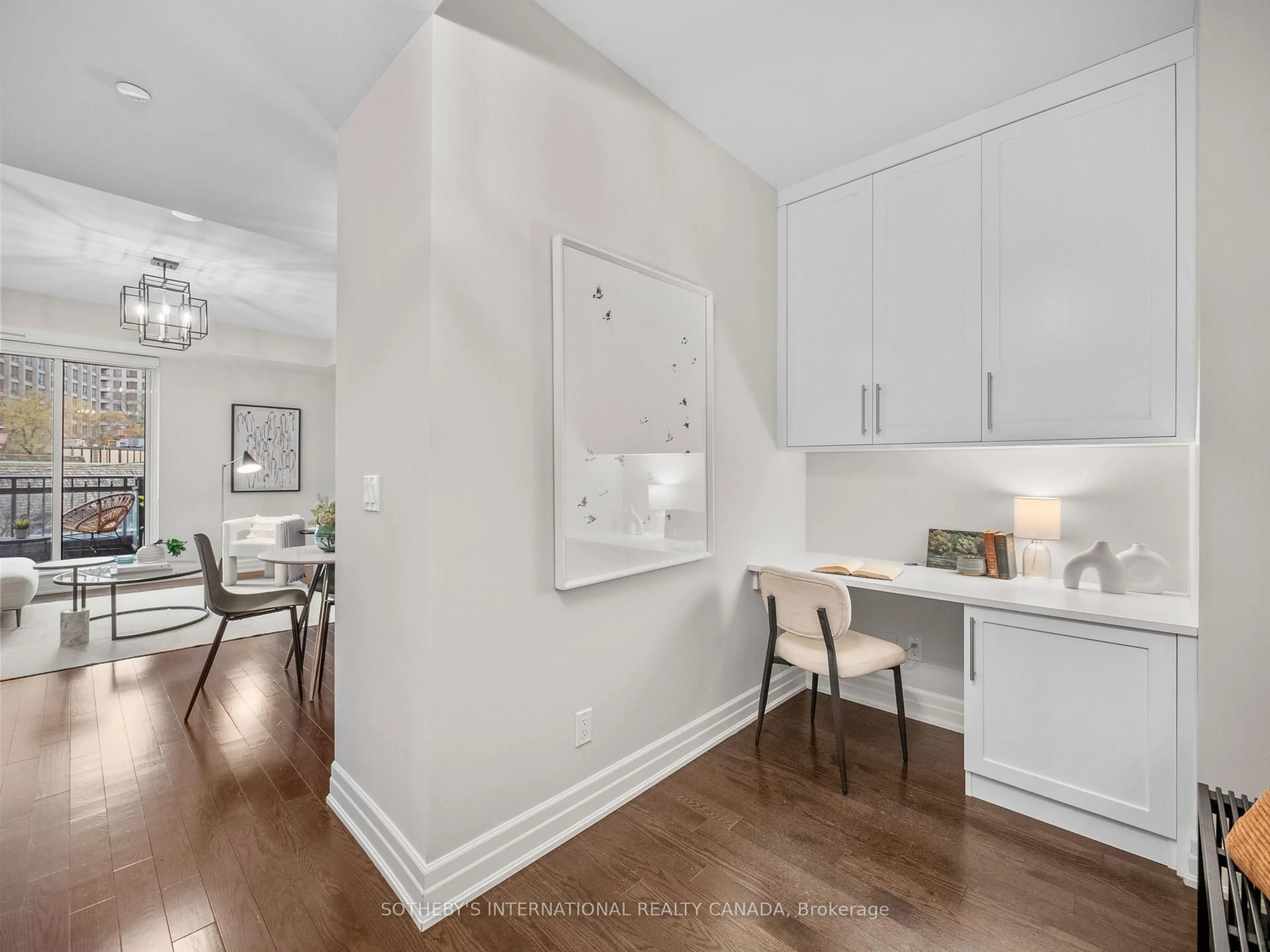 A pic of a room for 30 Old Mill Rd #301, Toronto Ontario M8X 0A5