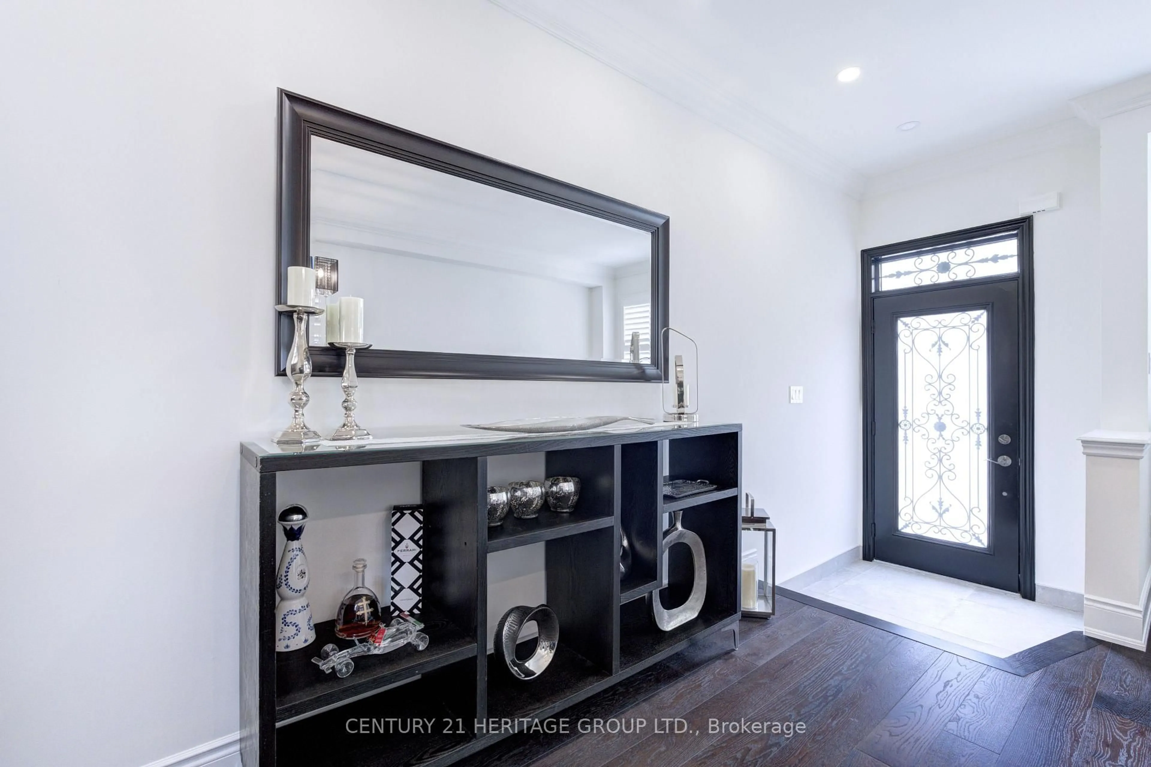 Indoor entryway for 4 Accent Circ, Brampton Ontario L7A 0L2