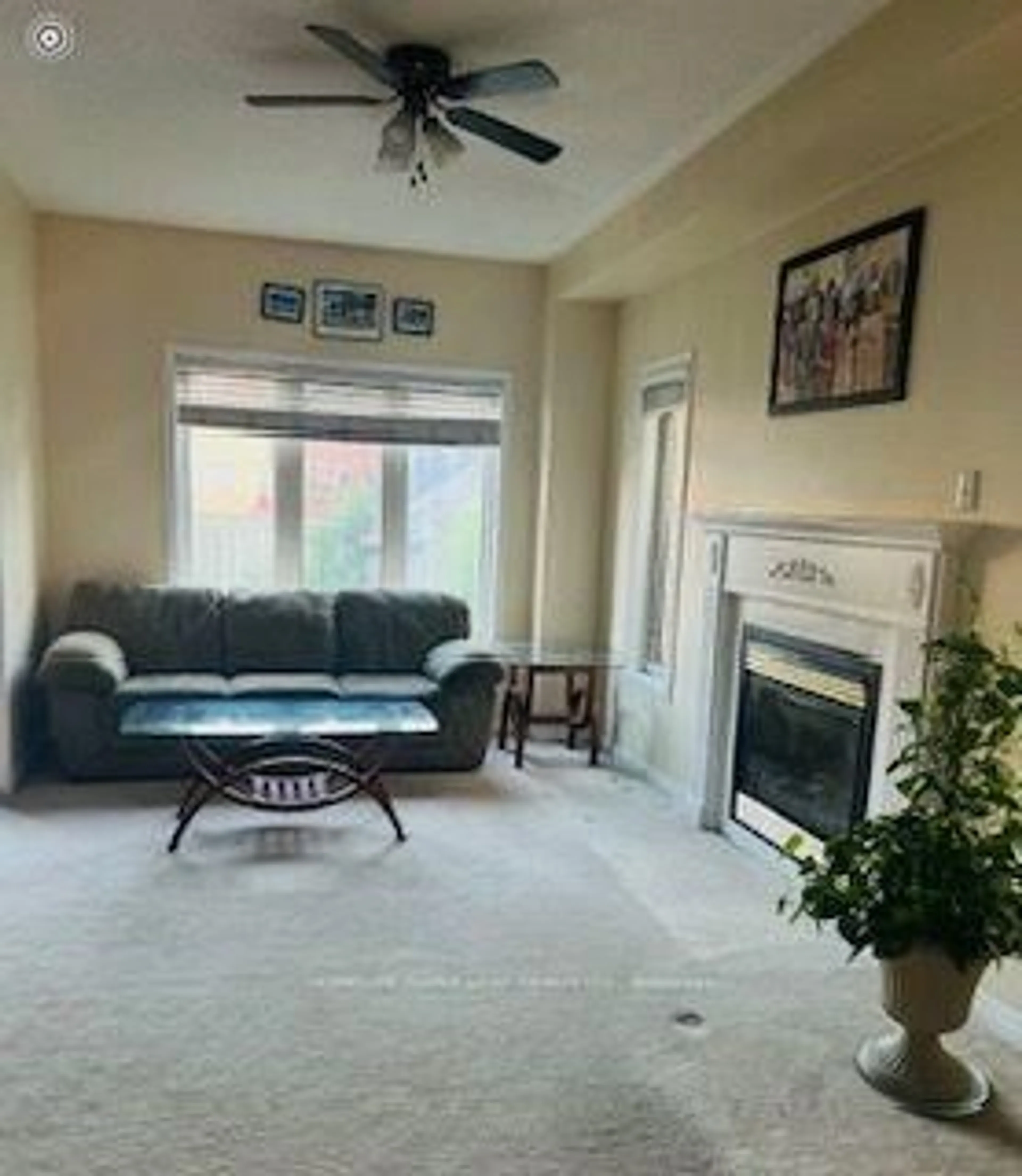 Living room with furniture, unknown for 73 Meadowlark Dr, Halton Hills Ontario L7G 6N6