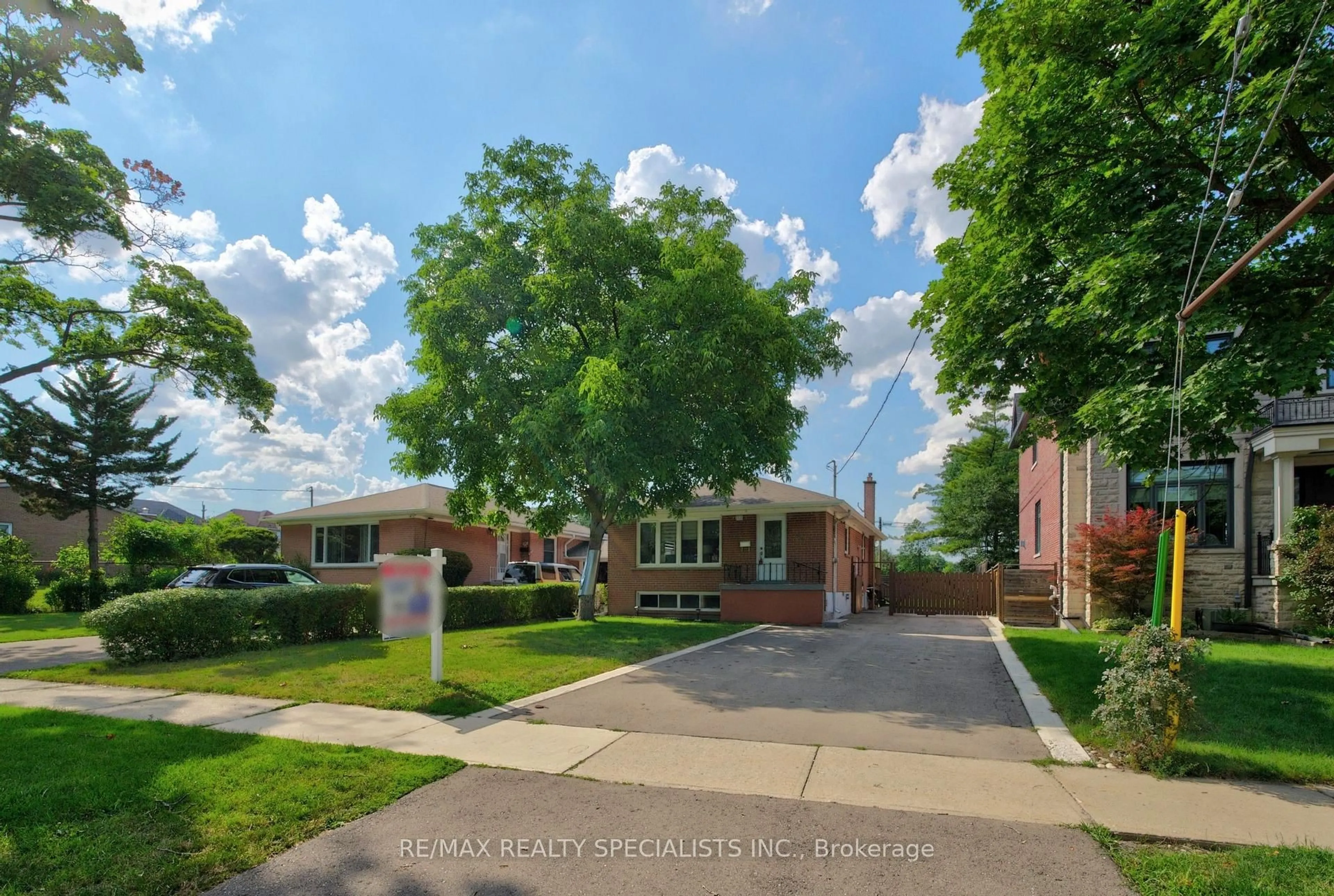 A pic from outside/outdoor area/front of a property/back of a property/a pic from drone, street for 94 Eringate Dr, Toronto Ontario M9C 3Z6