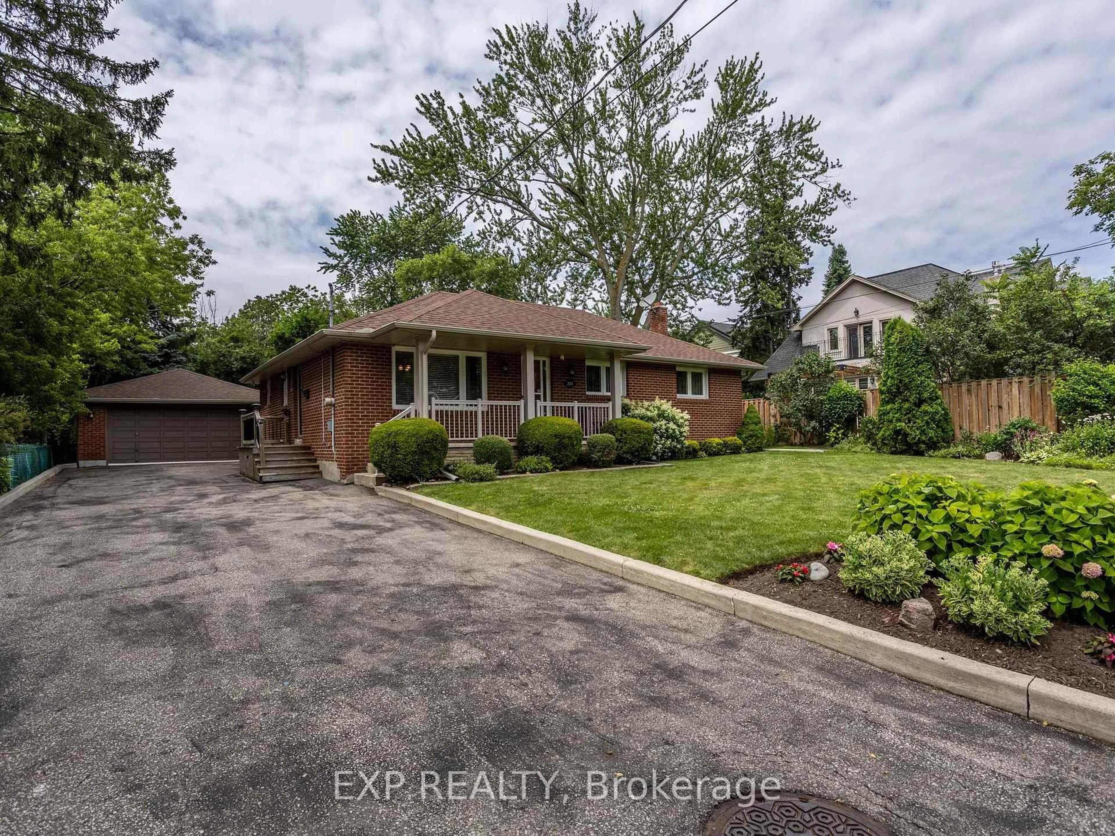 Unknown for 327 Angelene St, Mississauga Ontario L5G 1X5