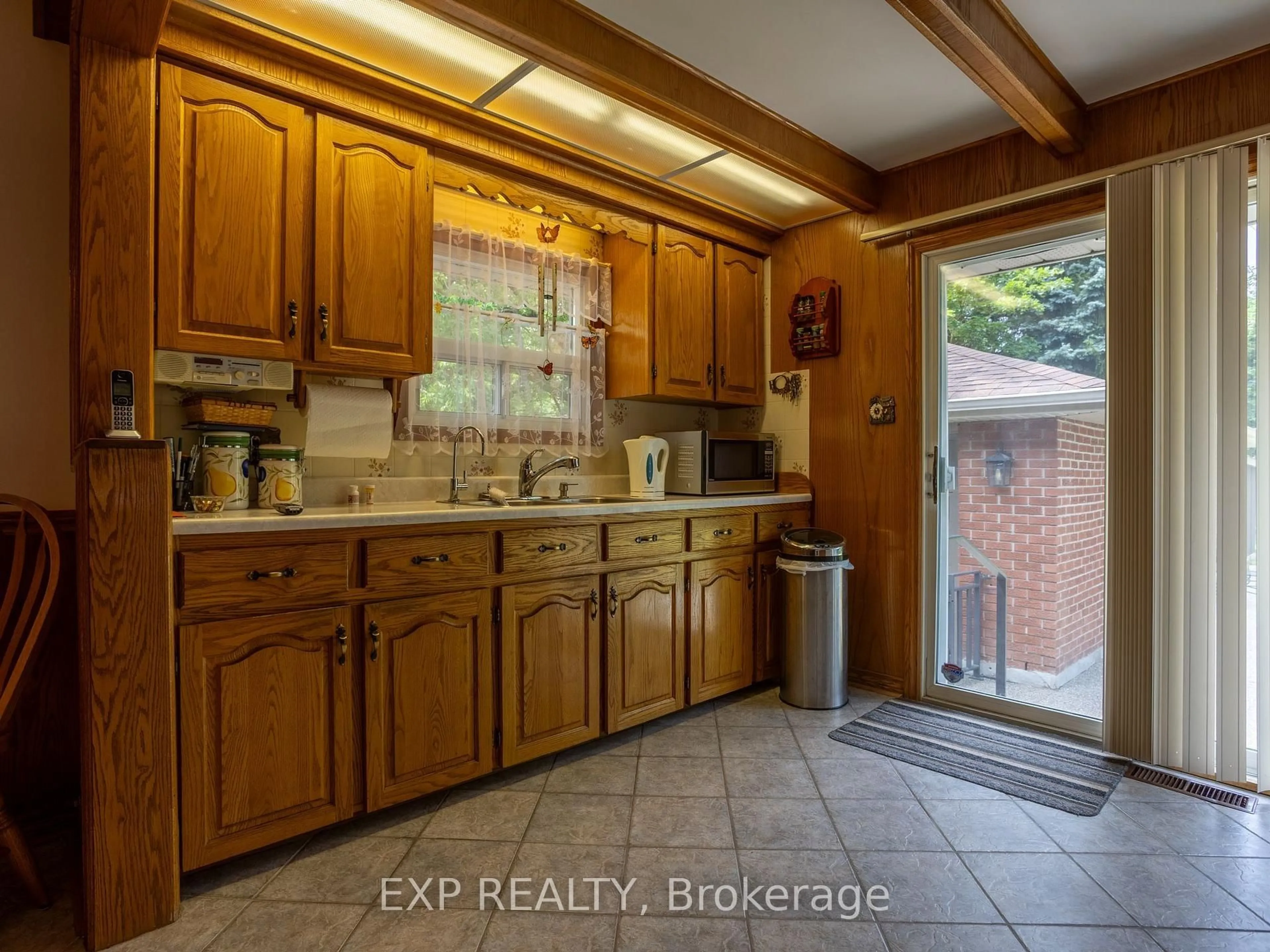 Unknown for 327 Angelene St, Mississauga Ontario L5G 1X5
