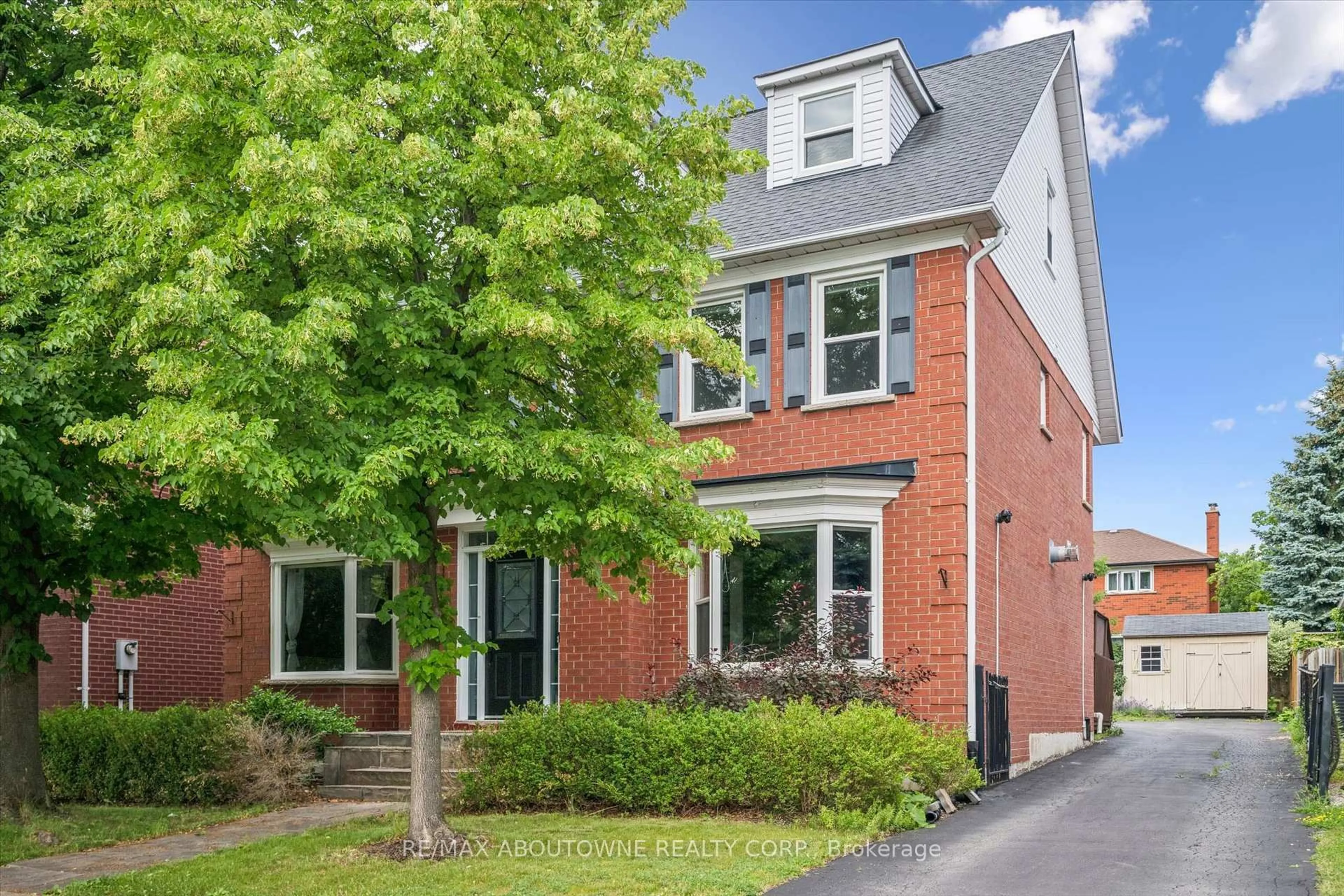 Home with brick exterior material, street for 2456 Sixth Line, Oakville Ontario L6H 5Z8