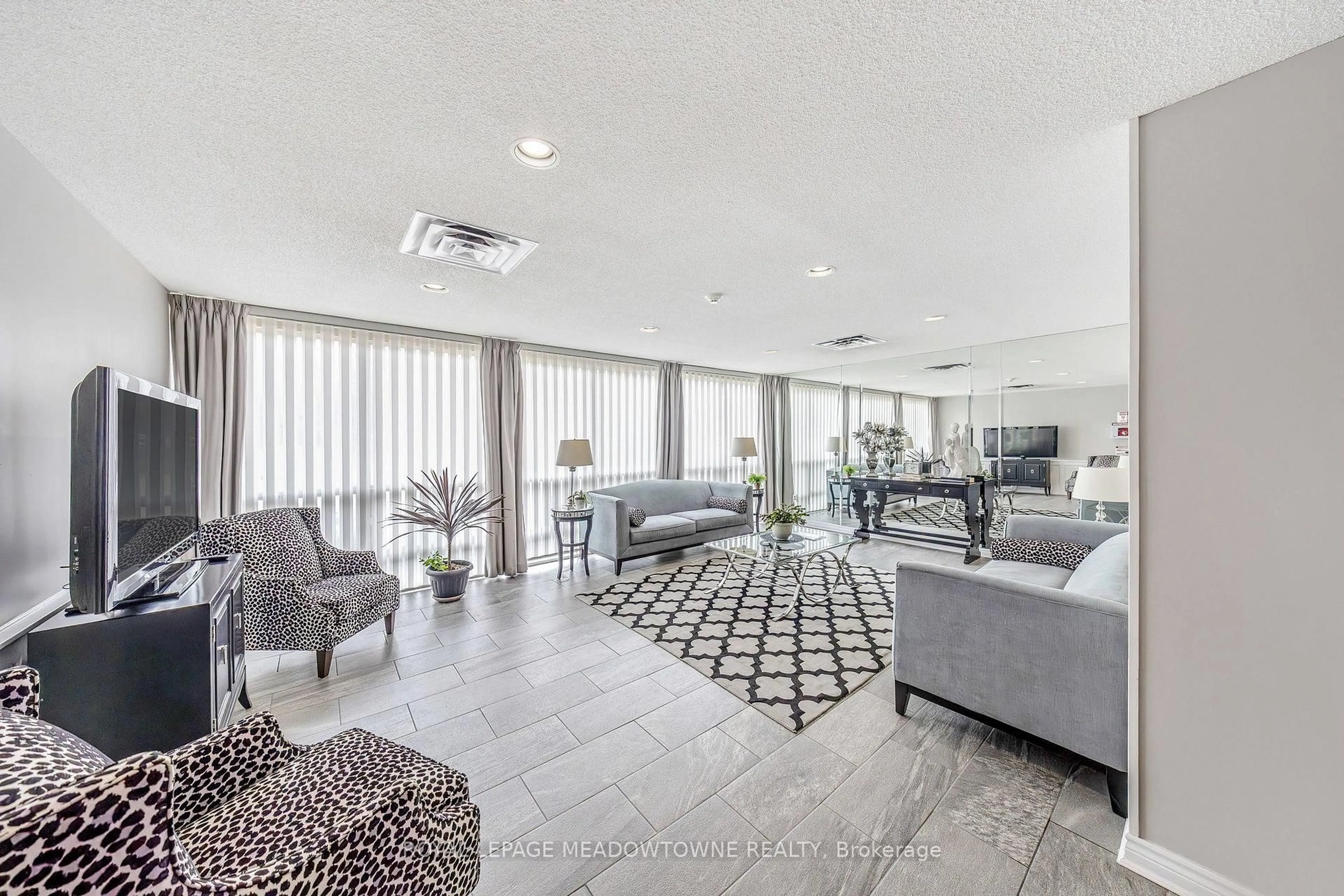 Living room with furniture, unknown for 20 Mcfarlane Dr #808, Halton Hills Ontario L7G 5J8
