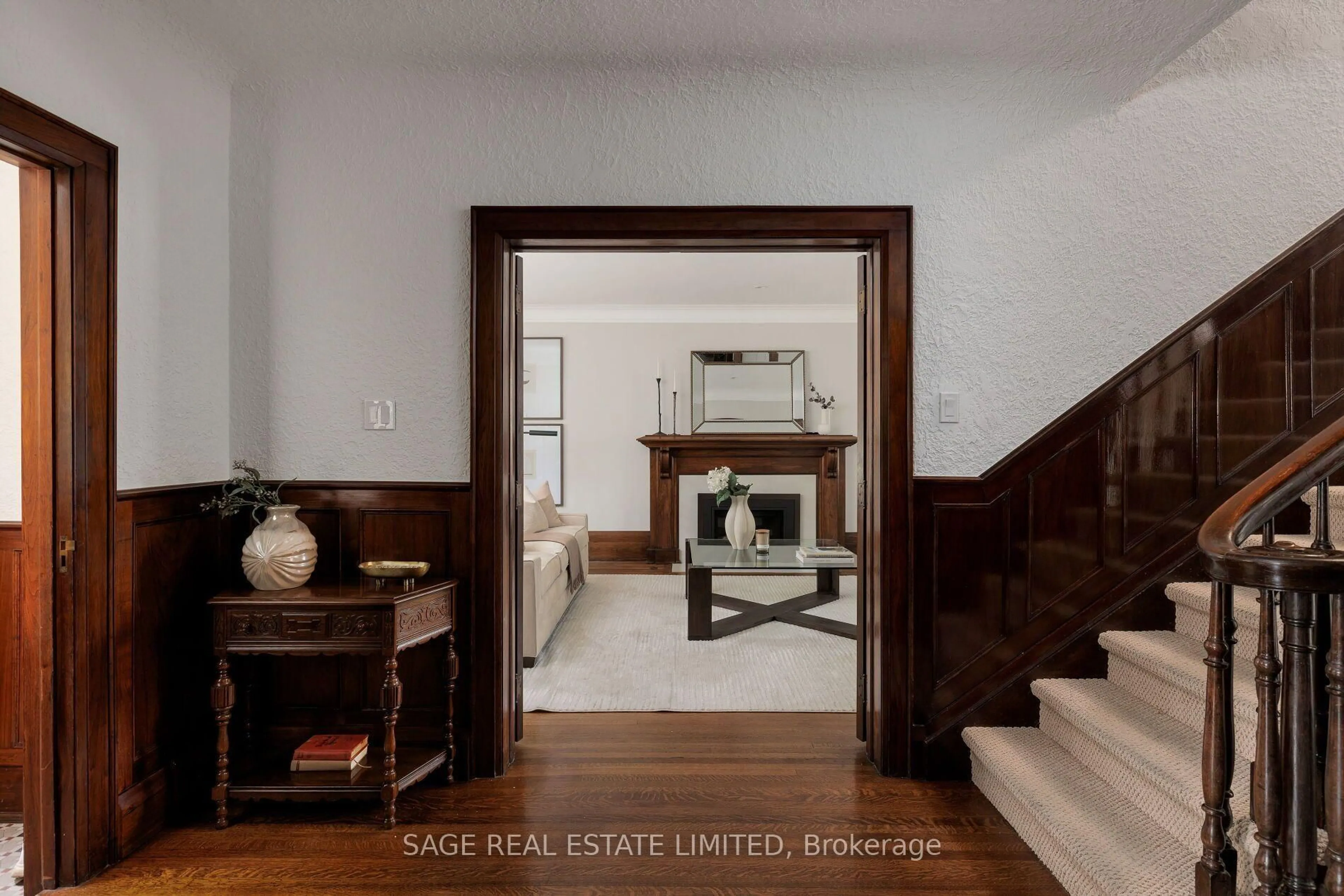 Indoor entryway for 78 The Kingsway, Toronto Ontario M8X 2T5