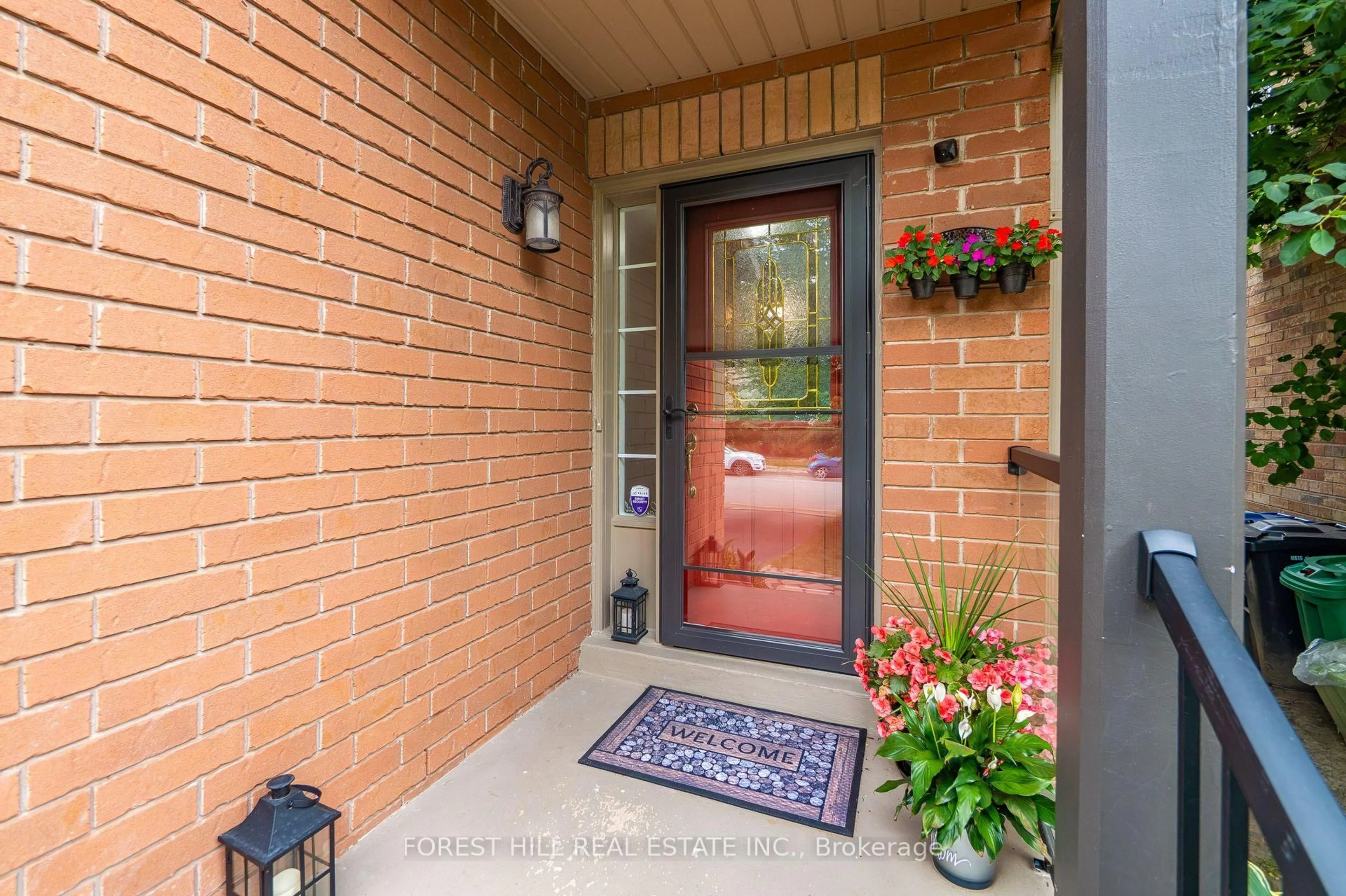 Indoor entryway for 92 Senator Way, Caledon Ontario L7E 2S6