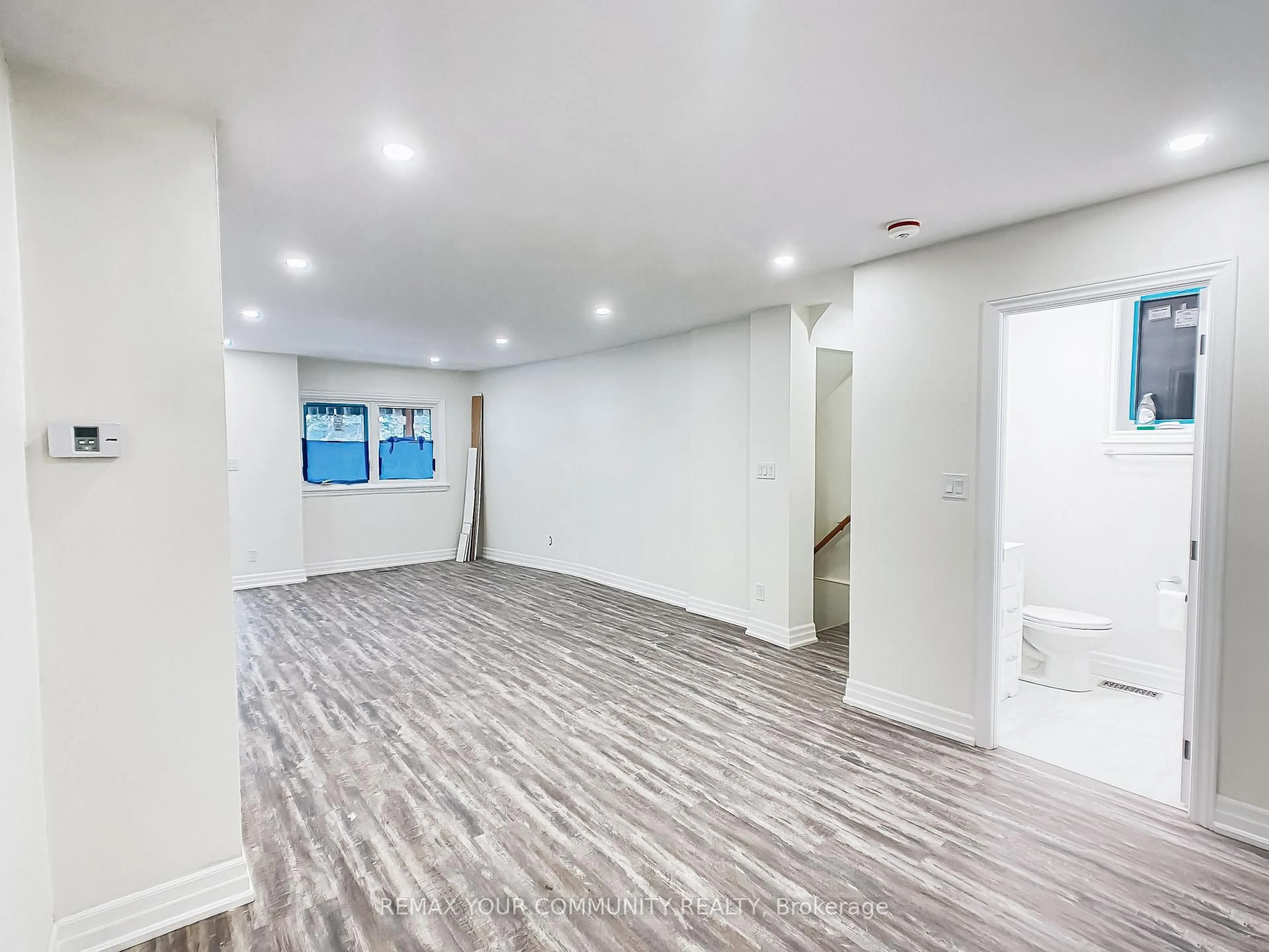 A pic of a room for 1623 Keele St, Toronto Ontario M6M 3V8