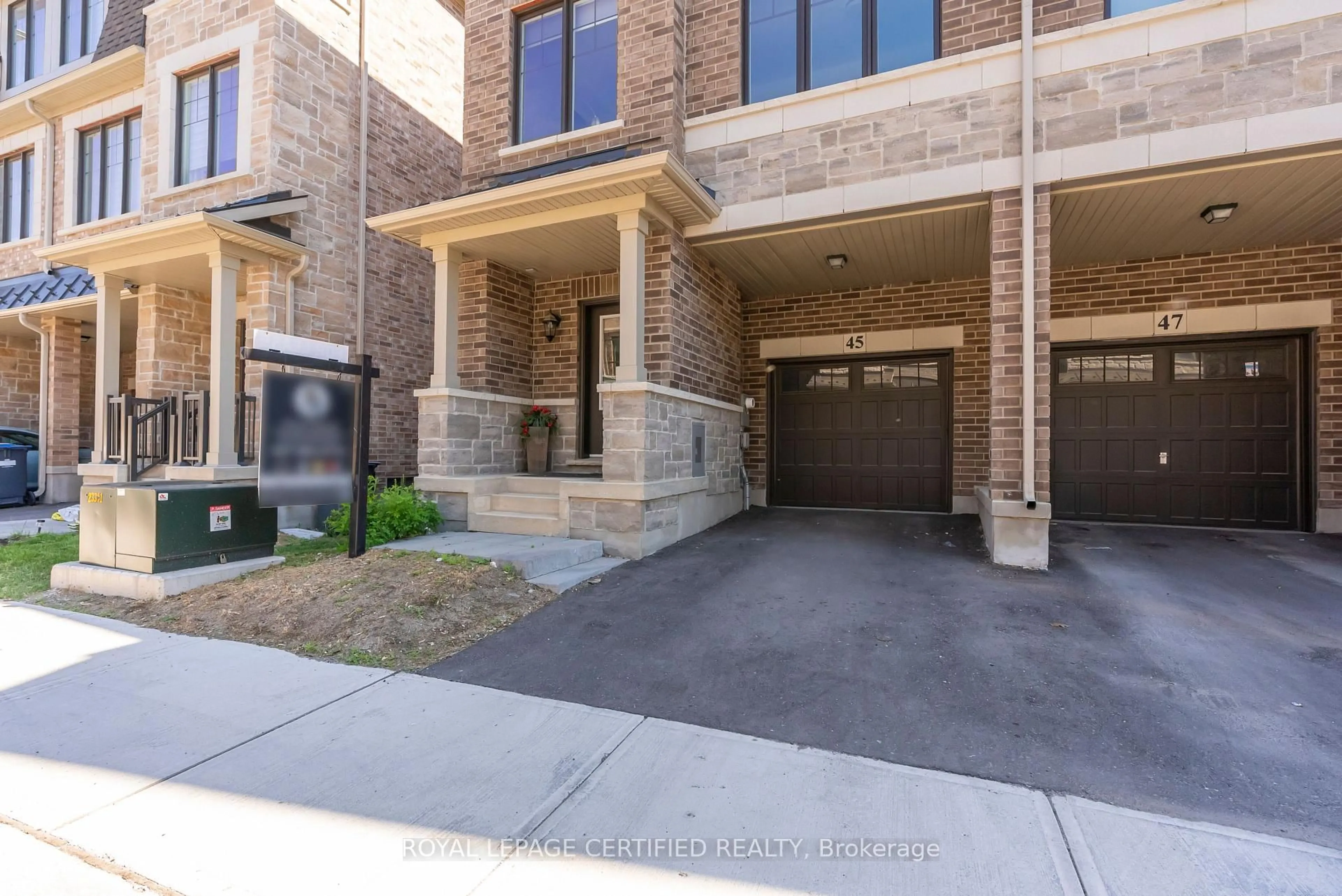 Unknown for 45 Folcroft St, Brampton Ontario L6Y 6L3