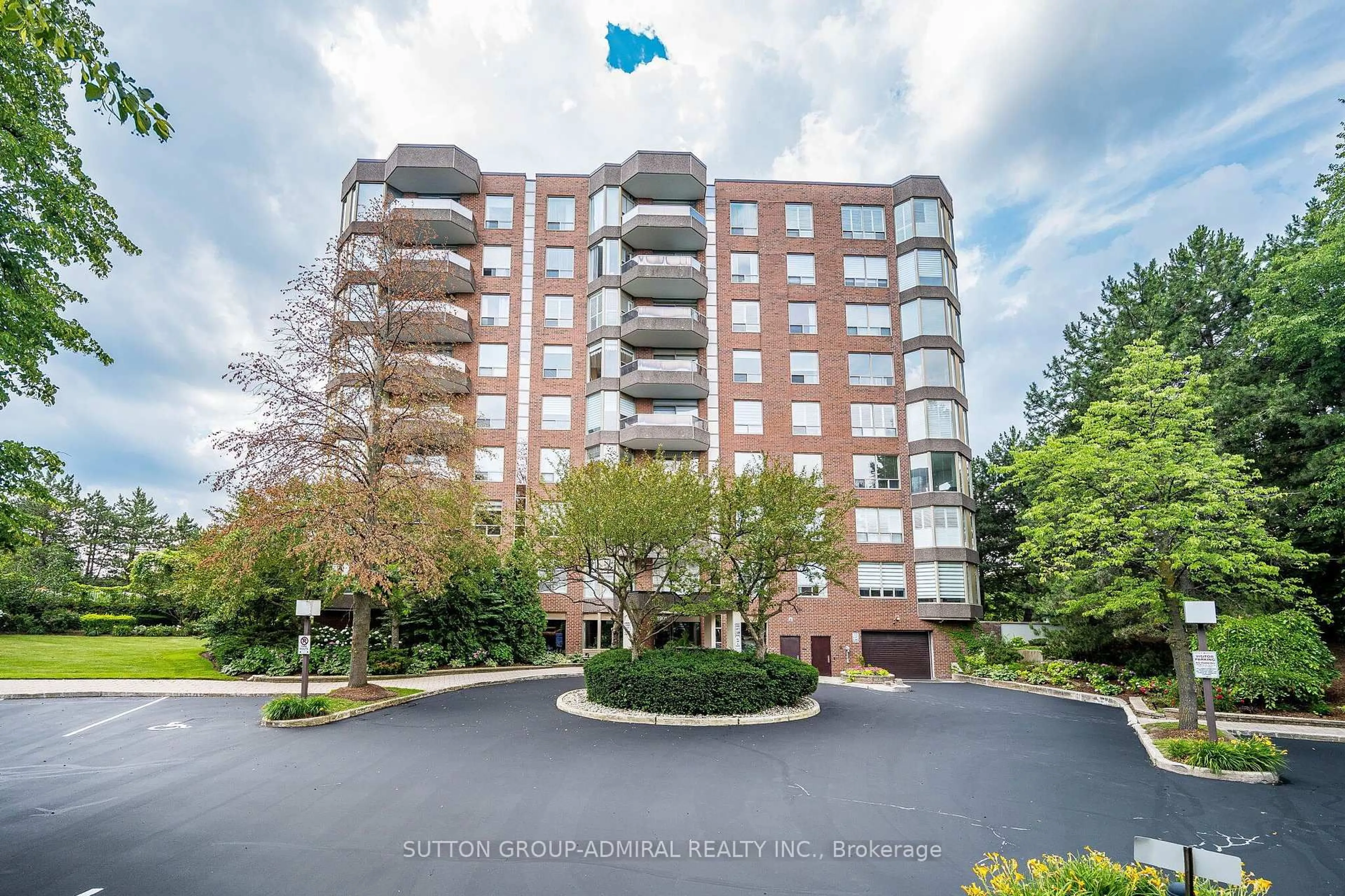 Unknown for 1901 Pilgrims Way #604, Oakville Ontario L6M 2W9