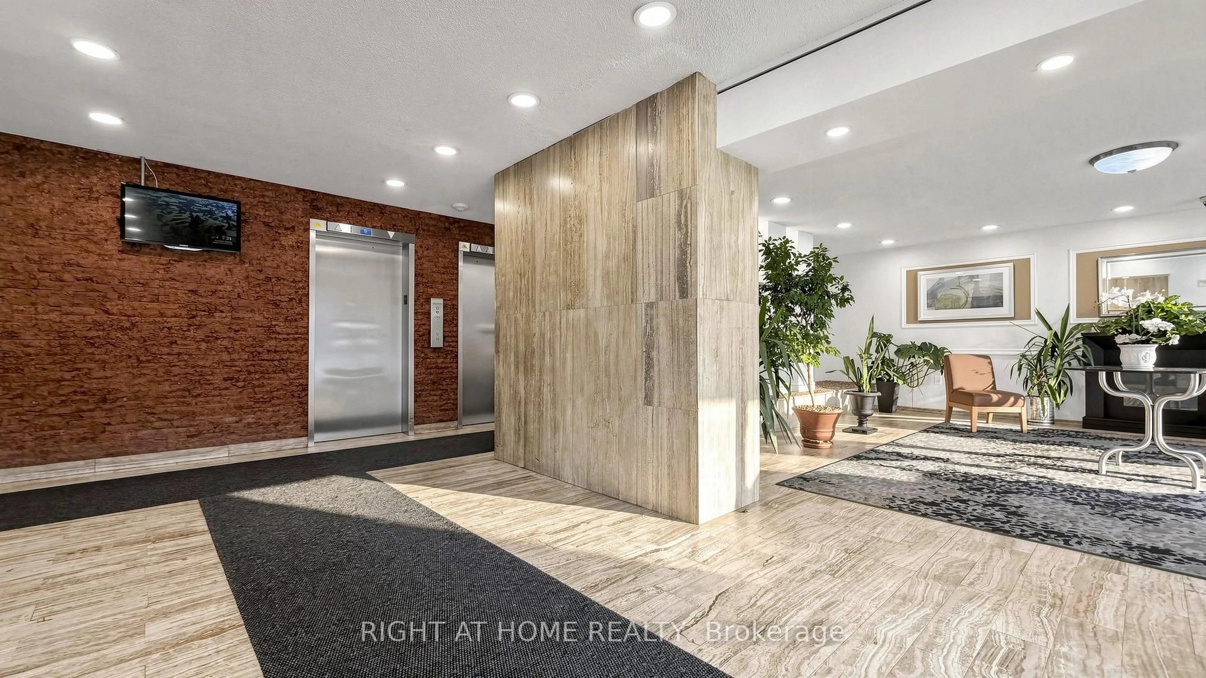 Unknown for 335 Driftwood Ave #1201, Toronto Ontario M3N 2P3