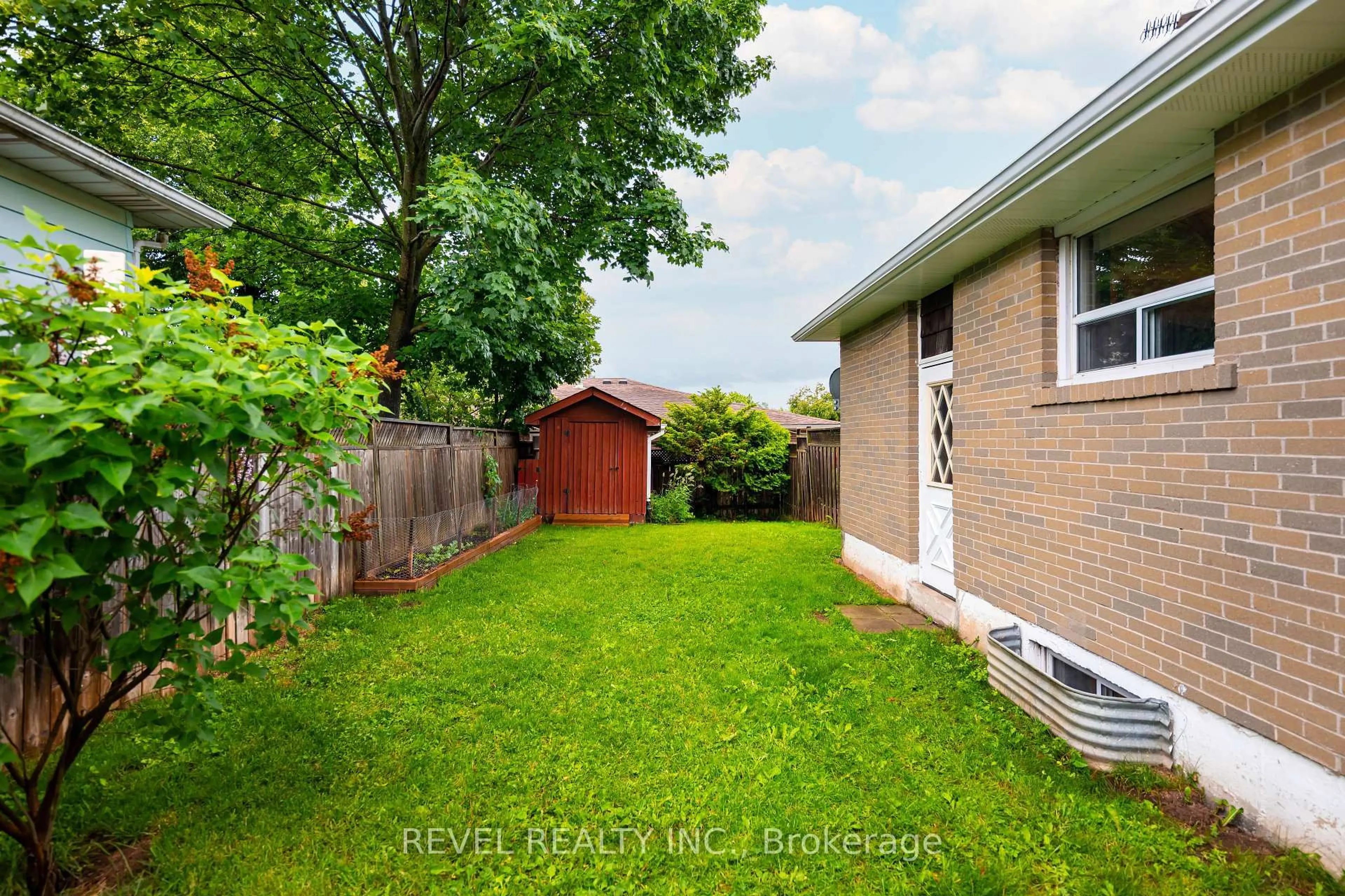 Unknown for 67 Carlton Dr, Orangeville Ontario L9W 2X8