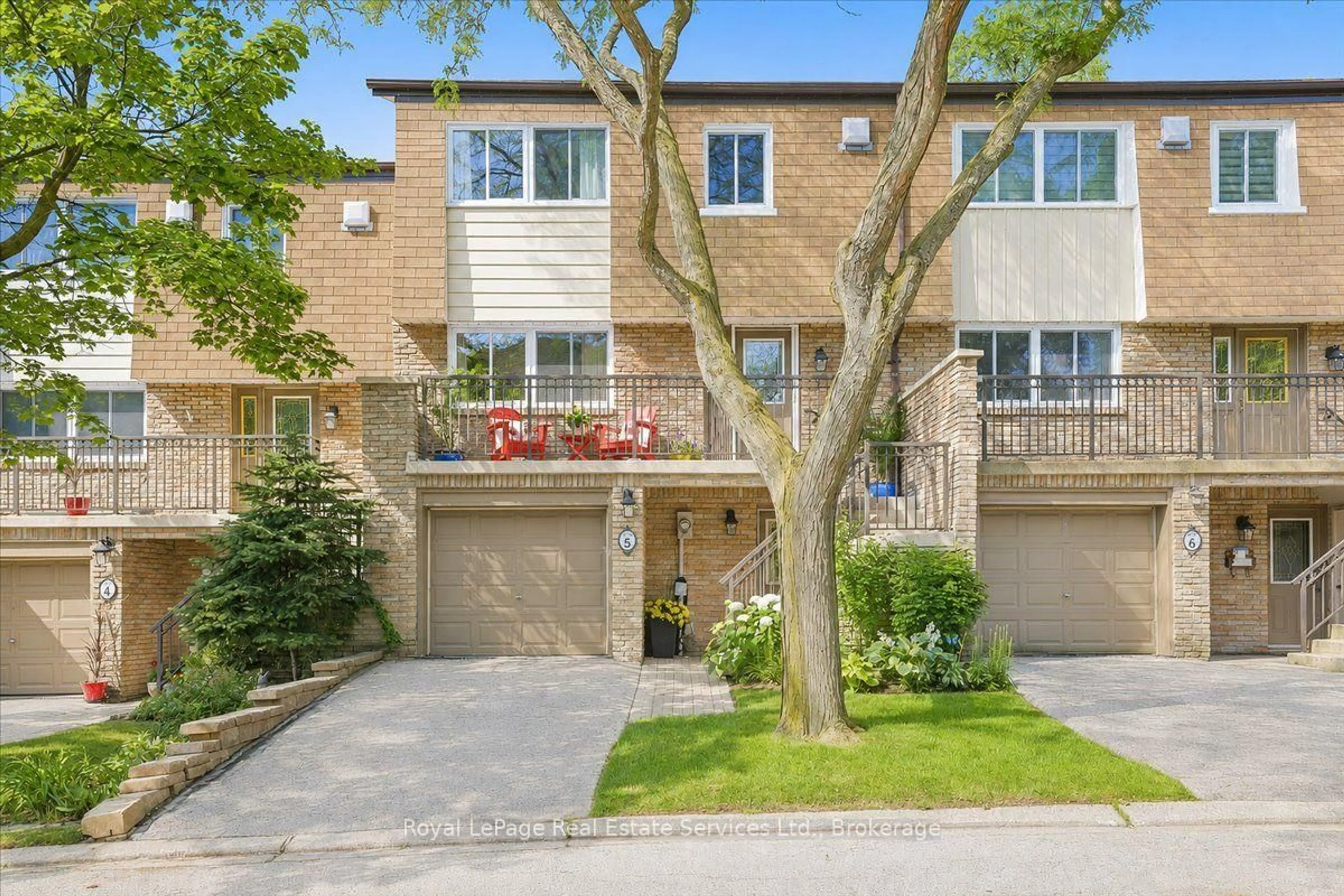 Unknown for 2120 Marine Dr #5, Oakville Ontario L6L 1B7