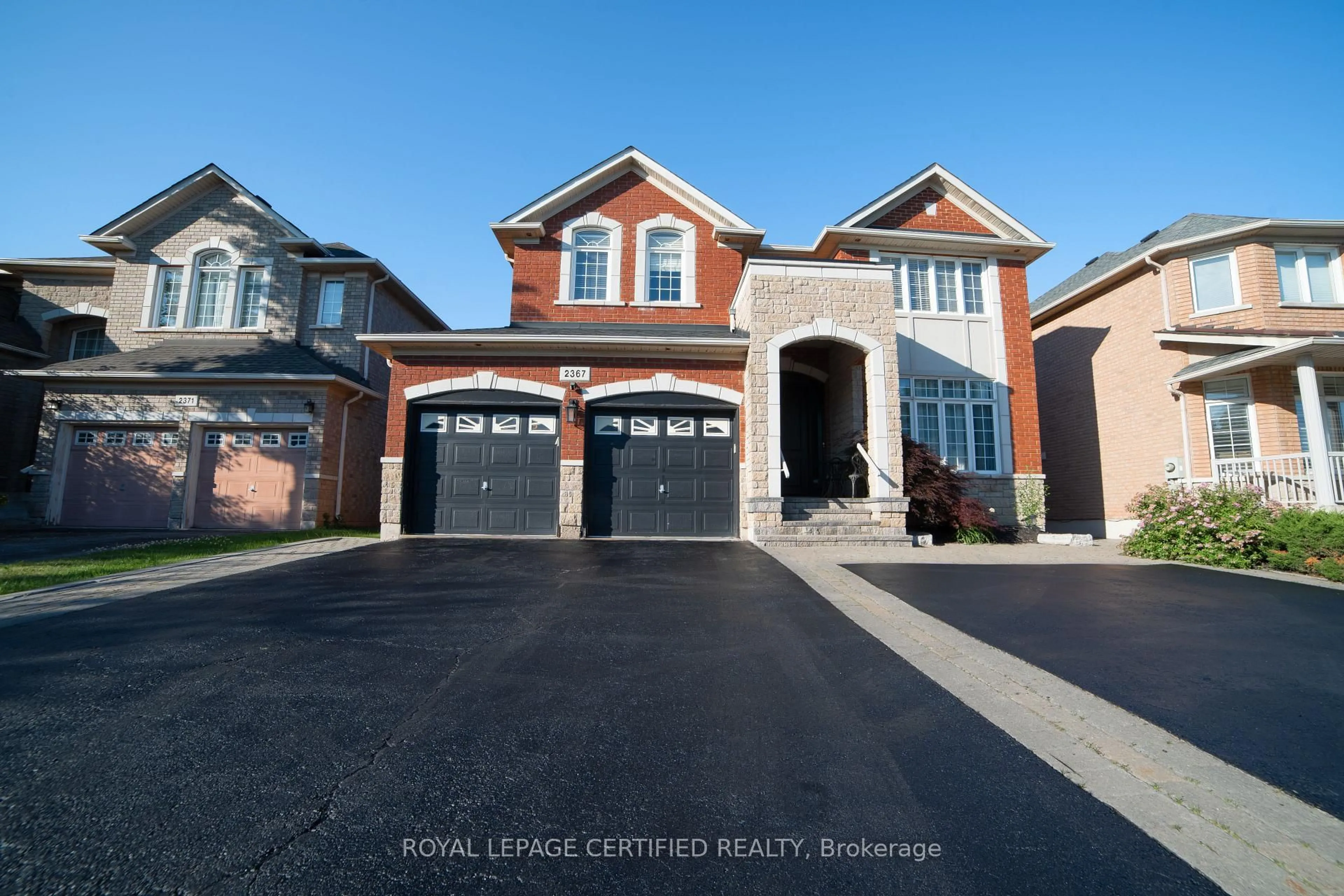 Home with brick exterior material, street for 2367 Eighth Line, Oakville Ontario L6H 7L7