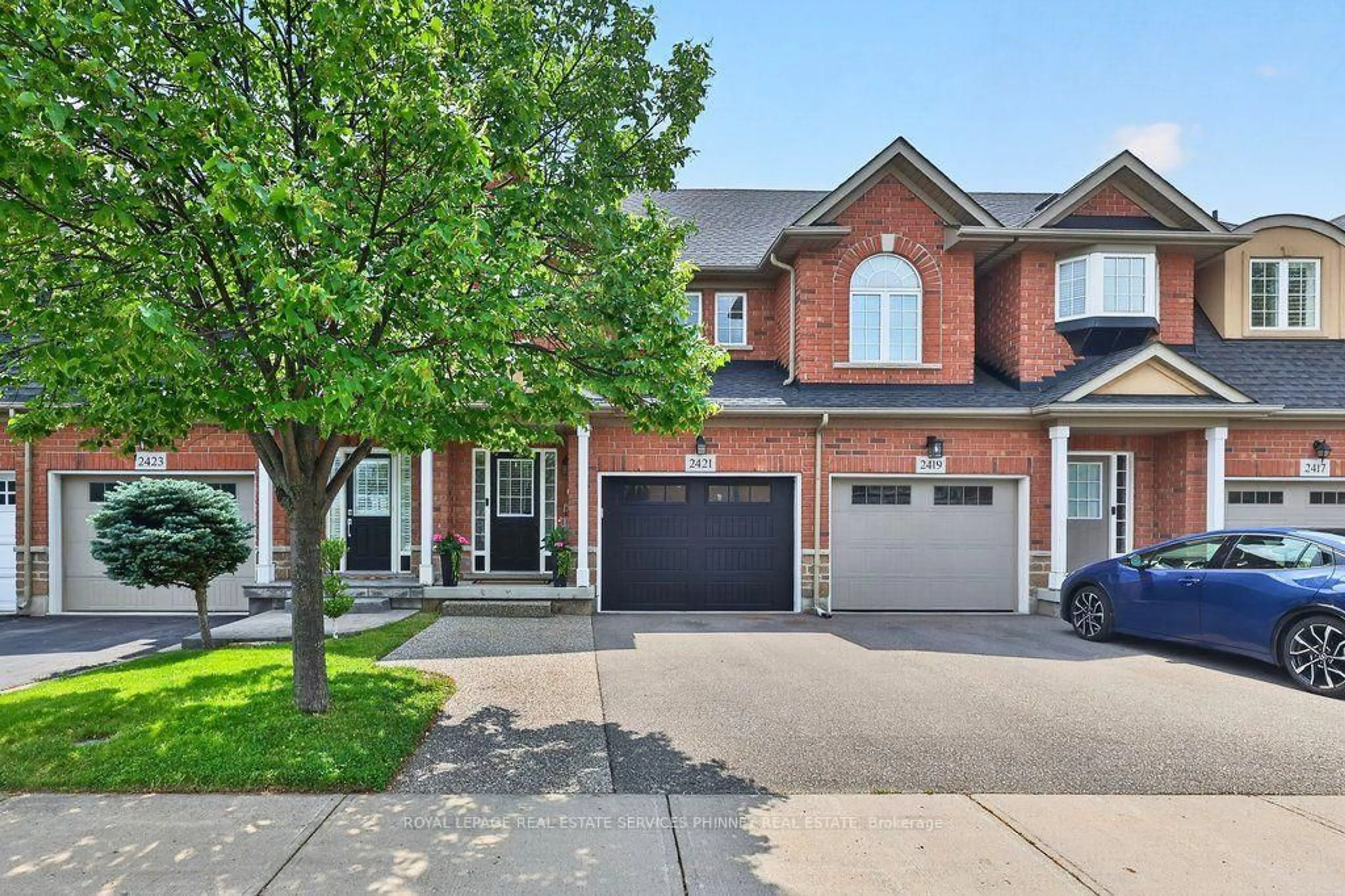 Home with brick exterior material, street for 2421 Shadow Crt, Oakville Ontario L6M 5G6