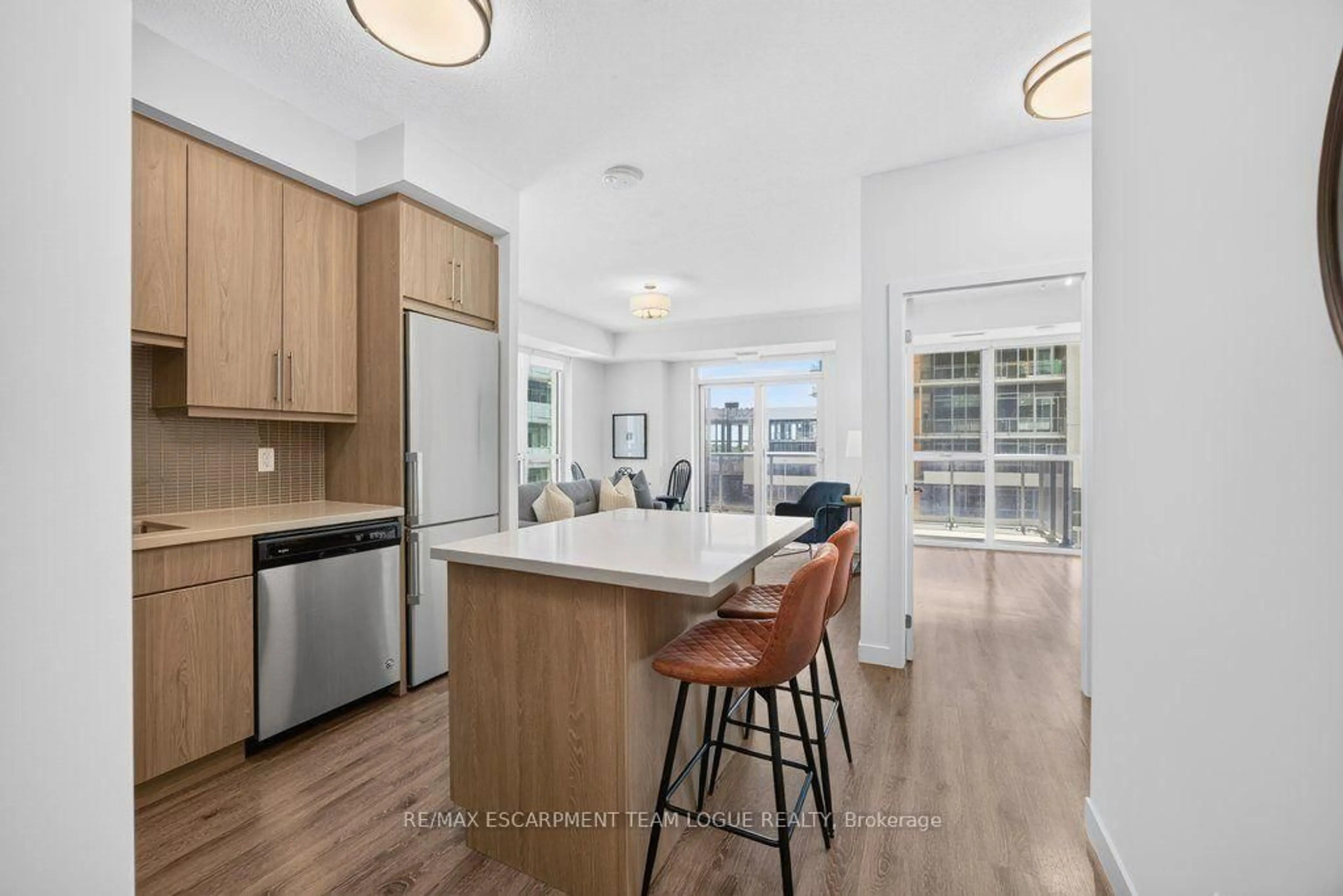 Open concept kitchen, unknown for 2081 Fairview St #707, Burlington Ontario L7R 0E4