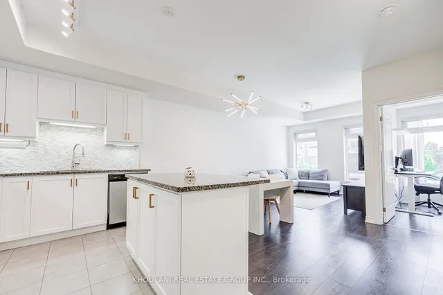 11 Applewood Lane #240, Toronto 5