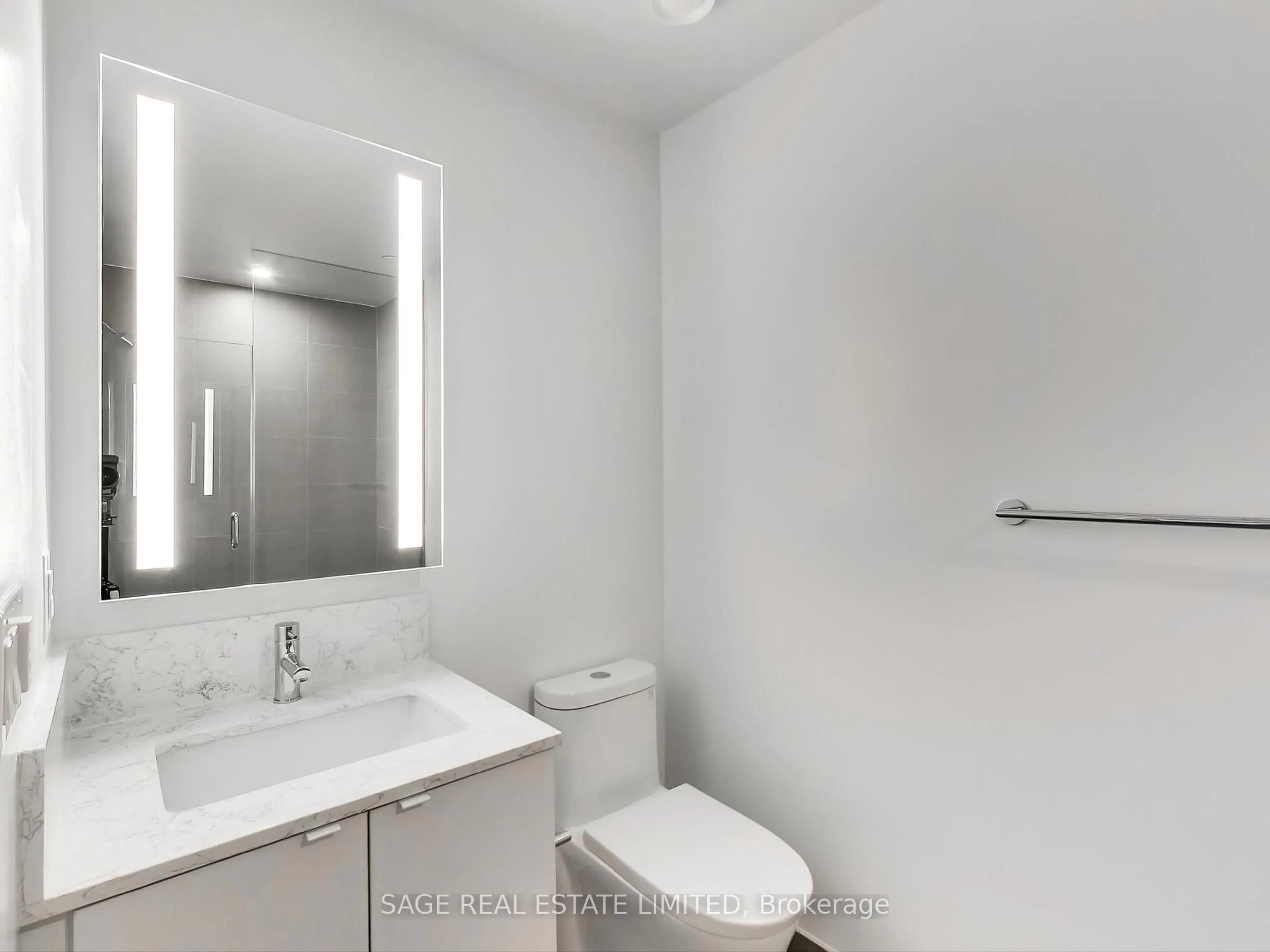 Standard bathroom, unknown for 270 Dufferin St #1012, Toronto Ontario M6K 0H8