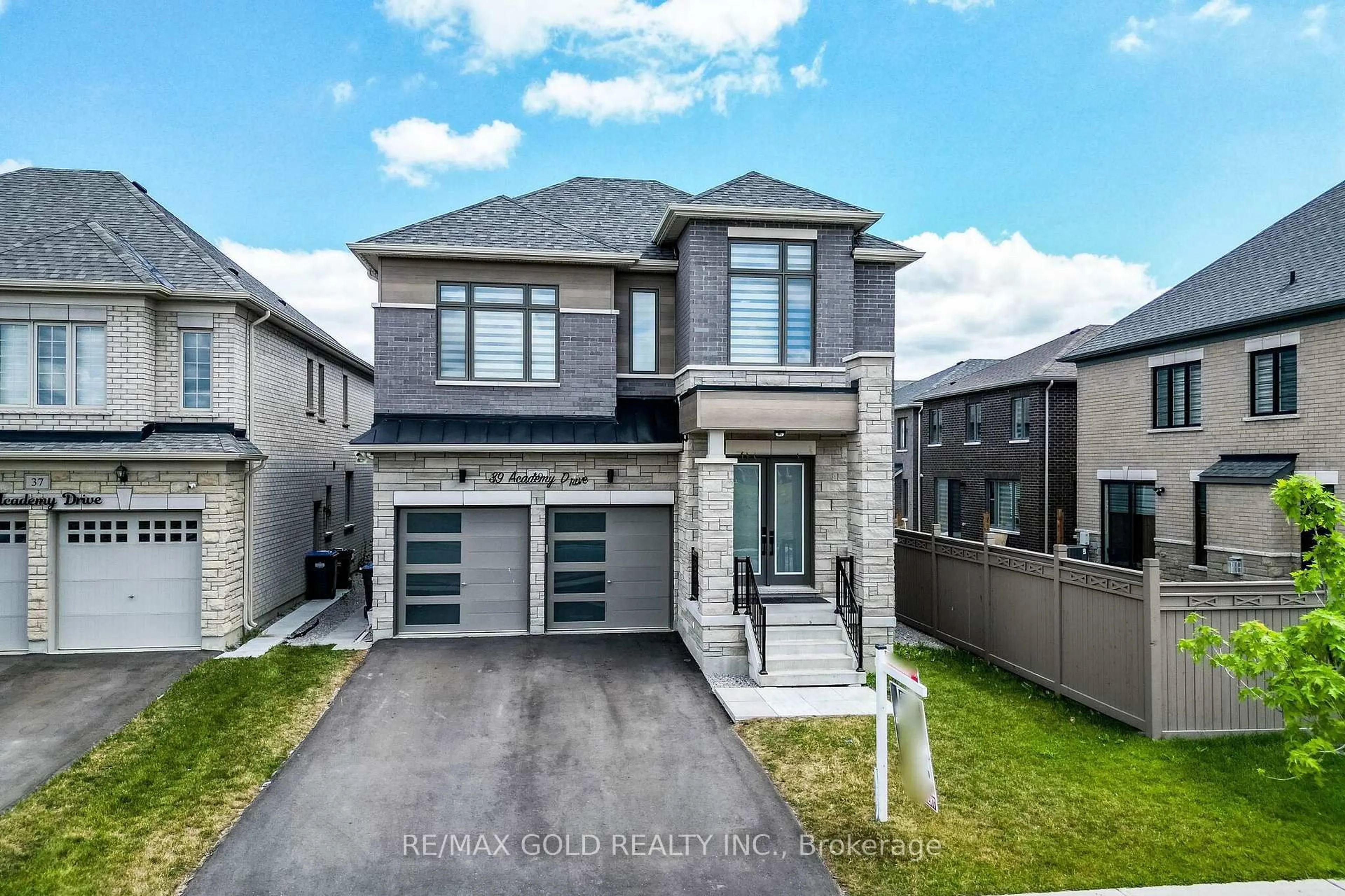 Home with brick exterior material, street for 39 Academy Dr, Brampton Ontario L6P 4R6