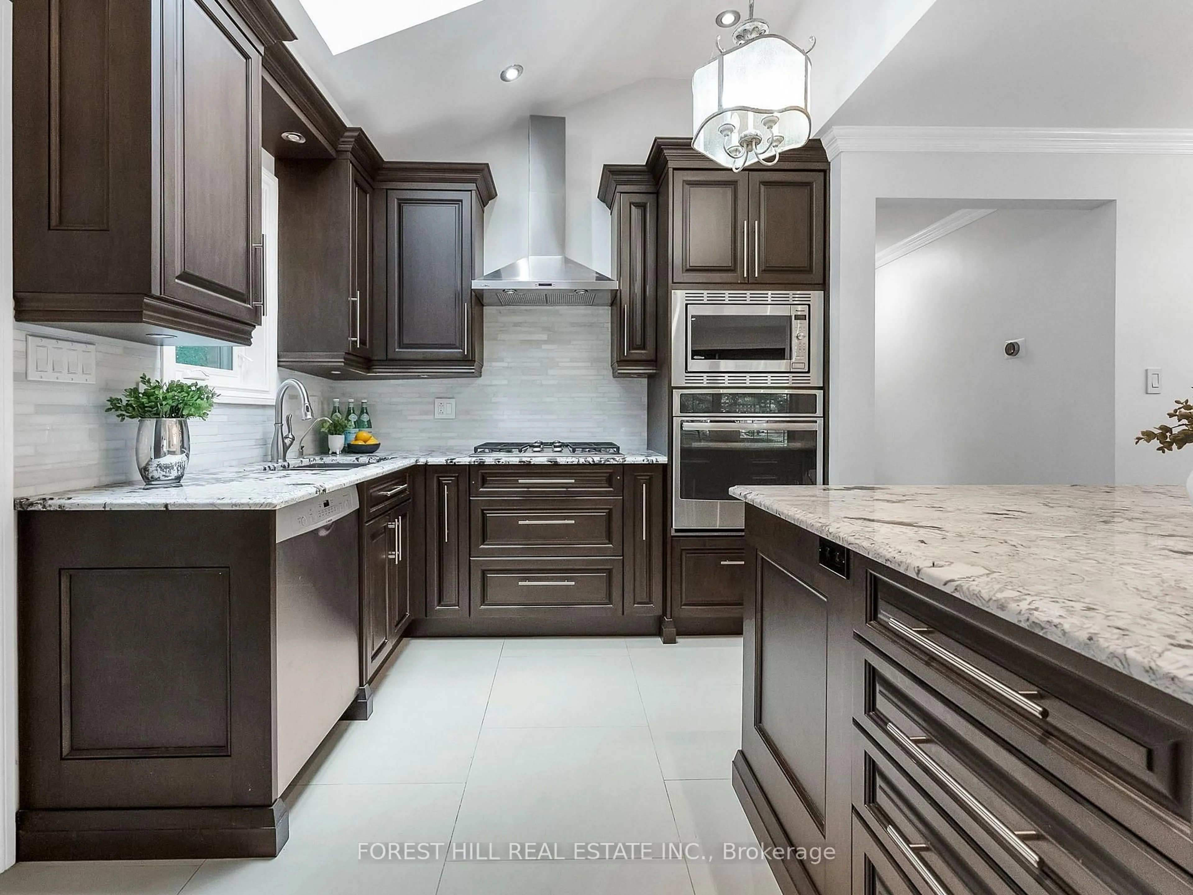 Contemporary kitchen, ceramic/tile floor for 2744 Truscott Dr, Mississauga Ontario L5J 2B7