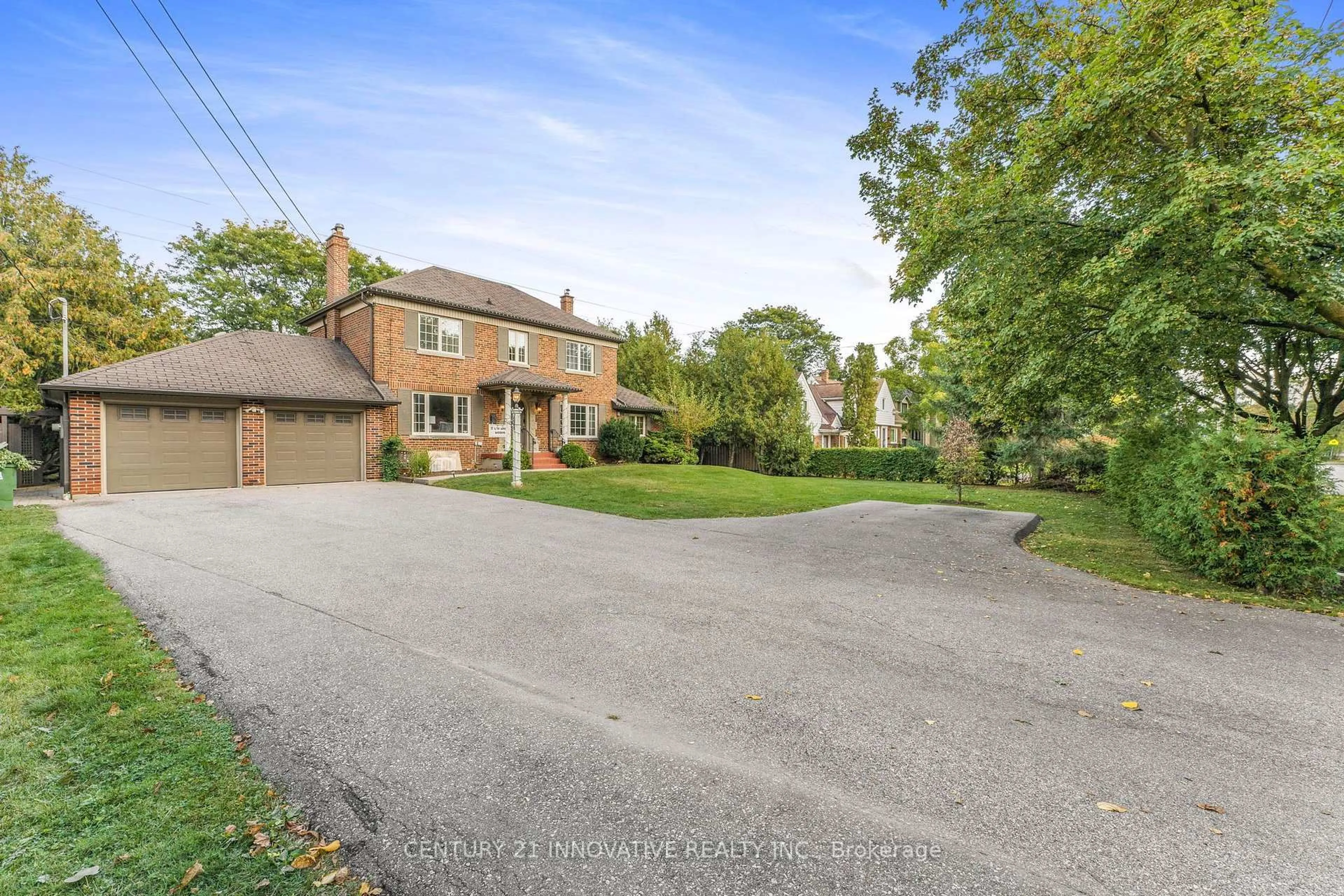 A pic from outside/outdoor area/front of a property/back of a property/a pic from drone, street for 11 Lorraine Gdns, Toronto Ontario M9B 4Z5