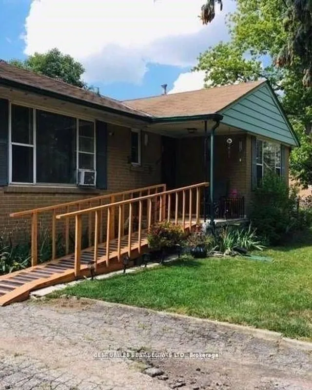 320 Ashbury Rd, Oakville 2