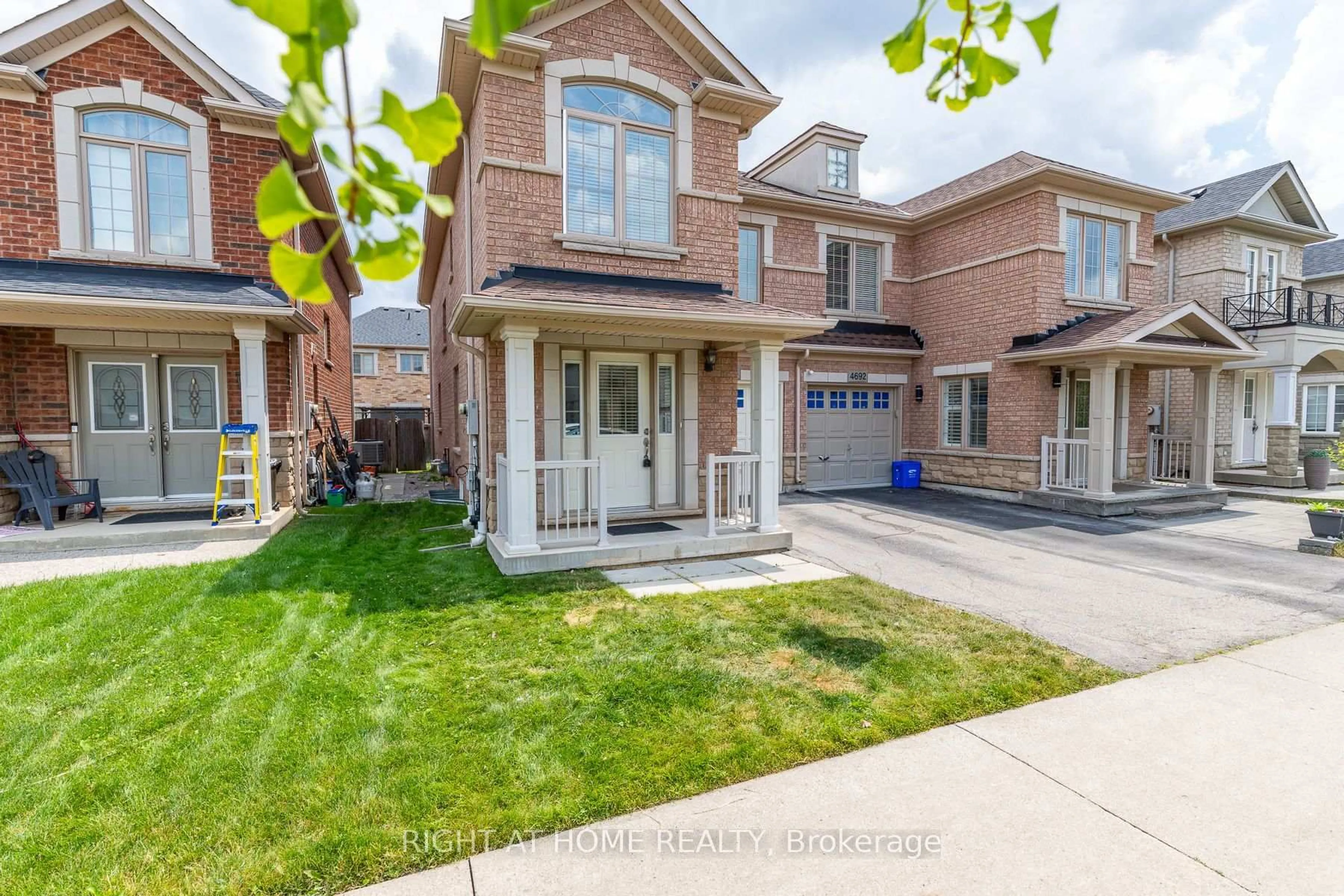 Home with brick exterior material, street for 4694 Thomas Alton Blvd, Burlington Ontario L7M 0G2