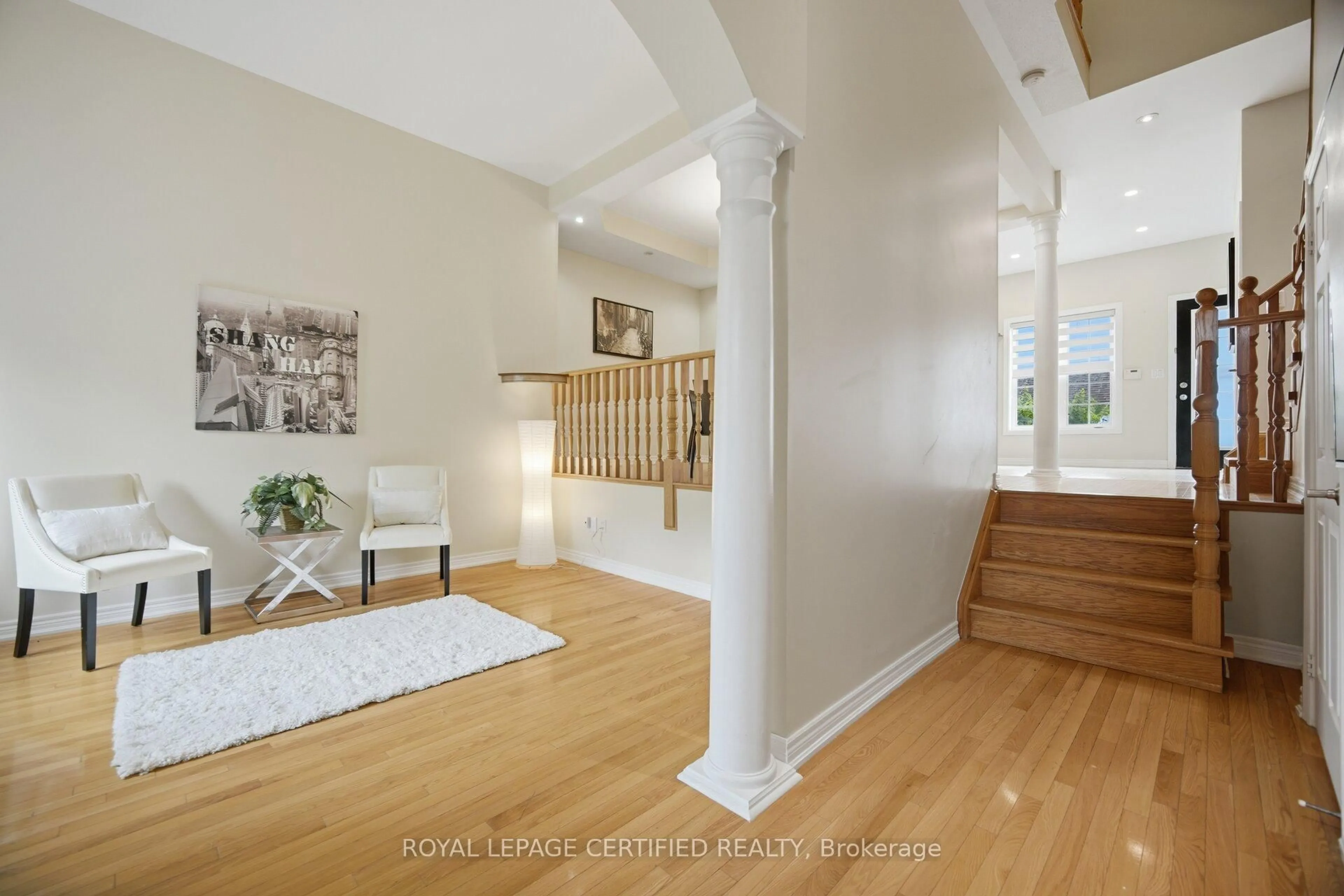 Indoor entryway for 3555 Eglinton Ave, Mississauga Ontario L5M 7T3