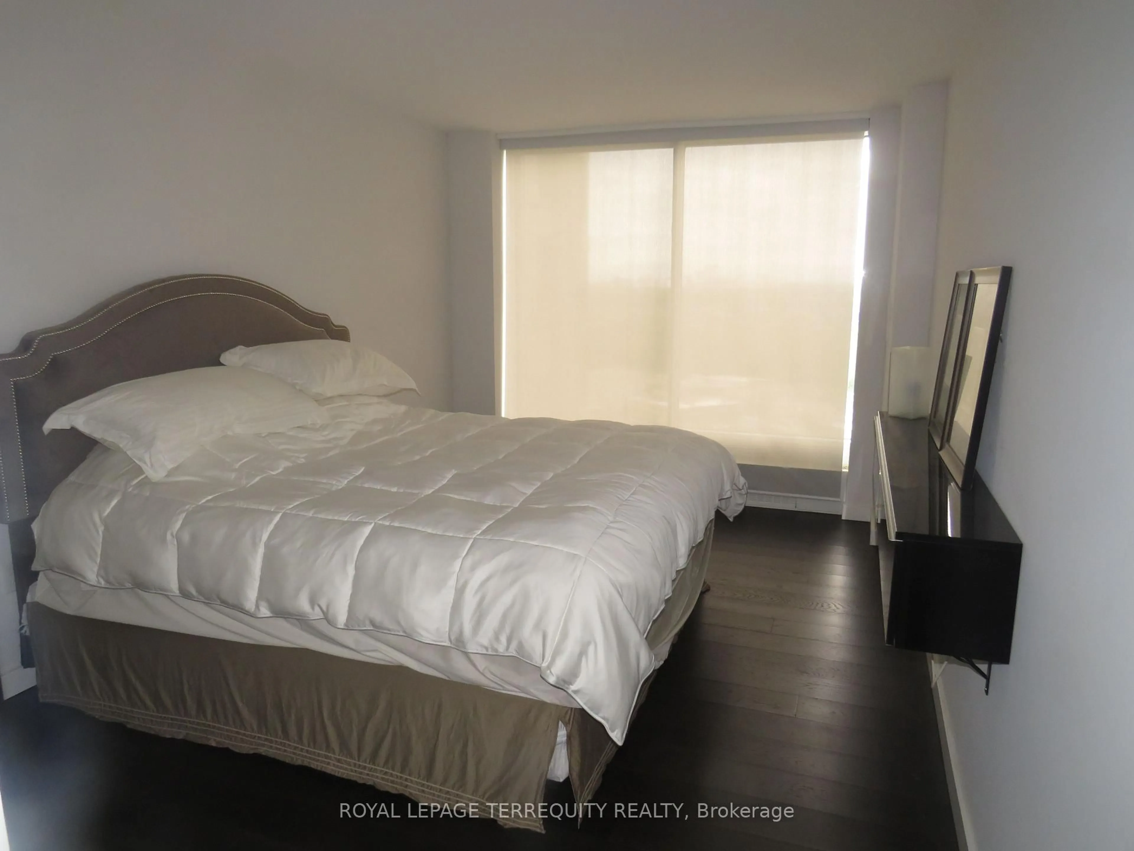 Bedroom with bed, unknown for 2045 Lake Shore Blvd #3305, Toronto Ontario M8V 2Z6