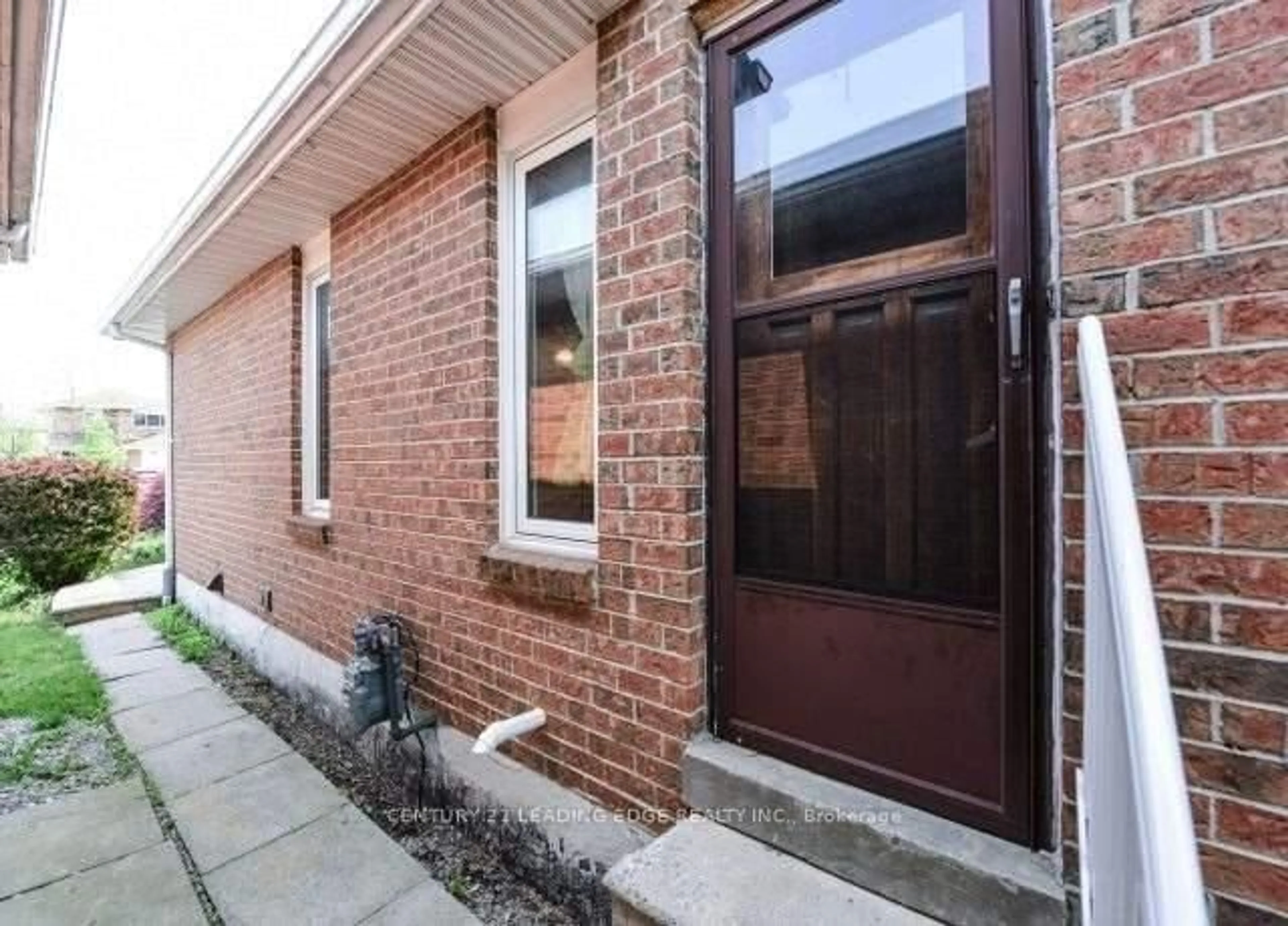 Home with brick exterior material, street for 54 Aurora Pl, Brampton Ontario L6Z 2A8