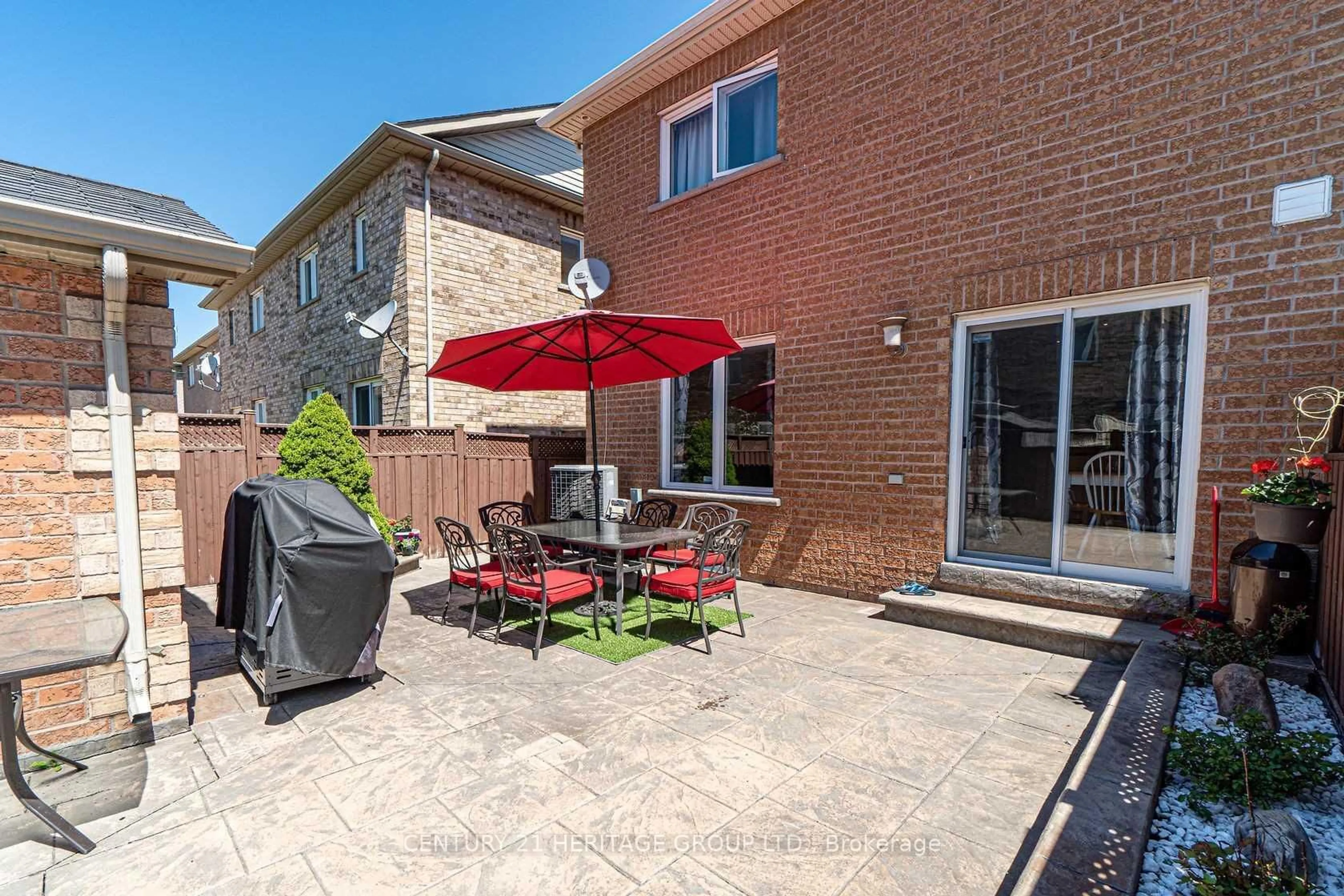 Patio, street for 92 Sewells Lane, Brampton Ontario L7A 2Z7