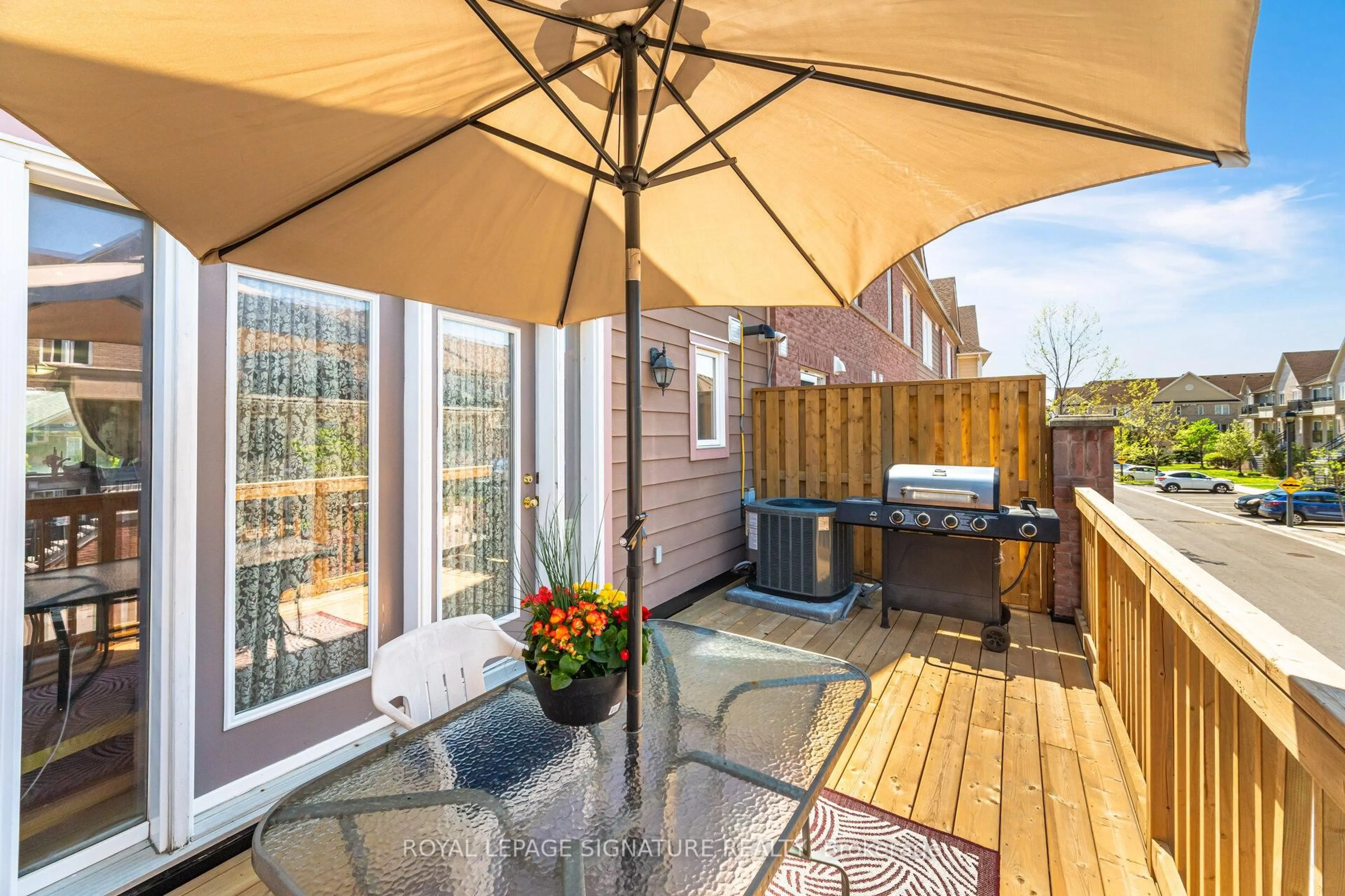 Patio, street for 4855 Half Moon Grve #3, Mississauga Ontario L5M 8C7