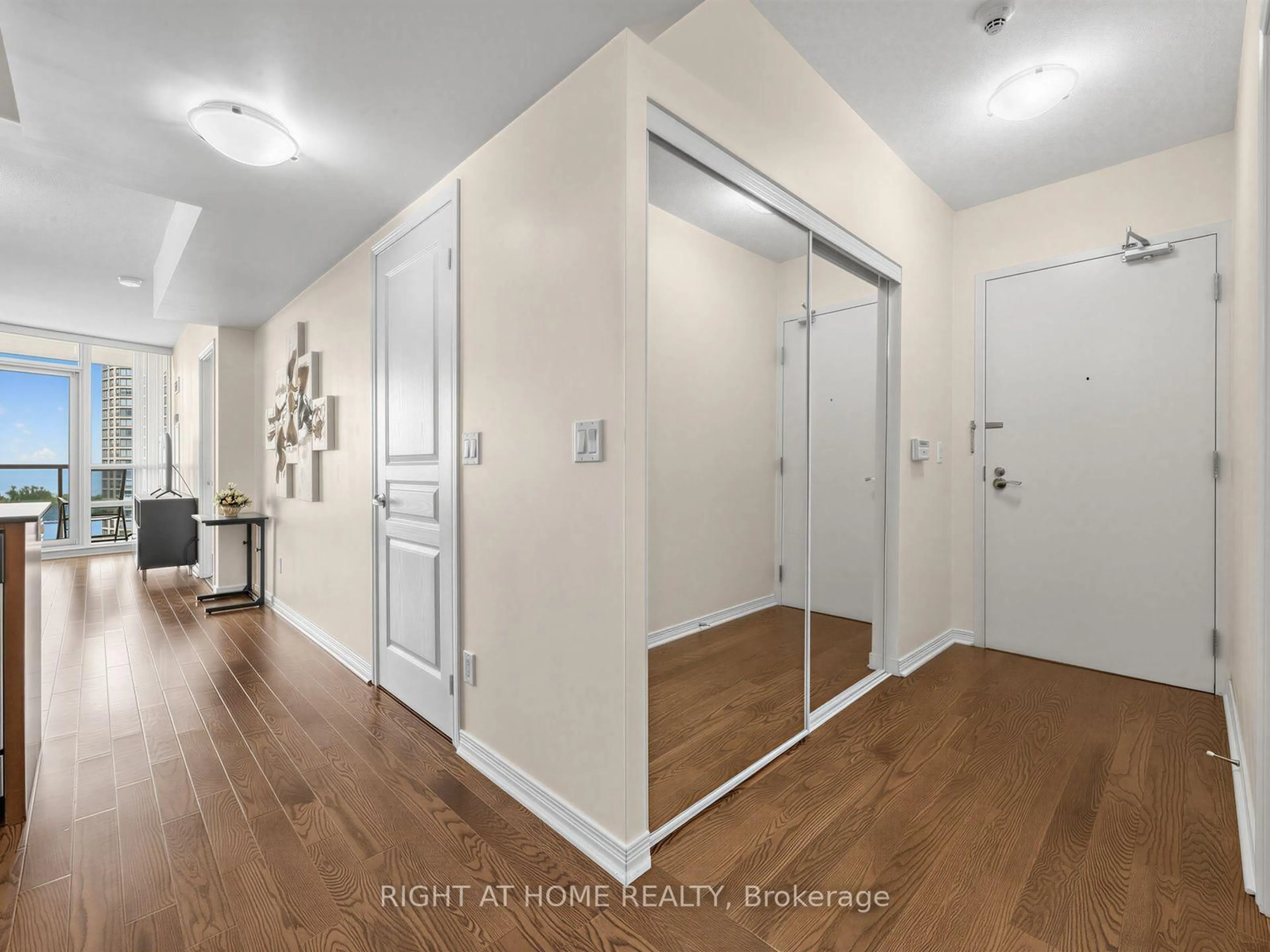 Indoor entryway for 15 Legion Rd #1601, Toronto Ontario M8V 0A9
