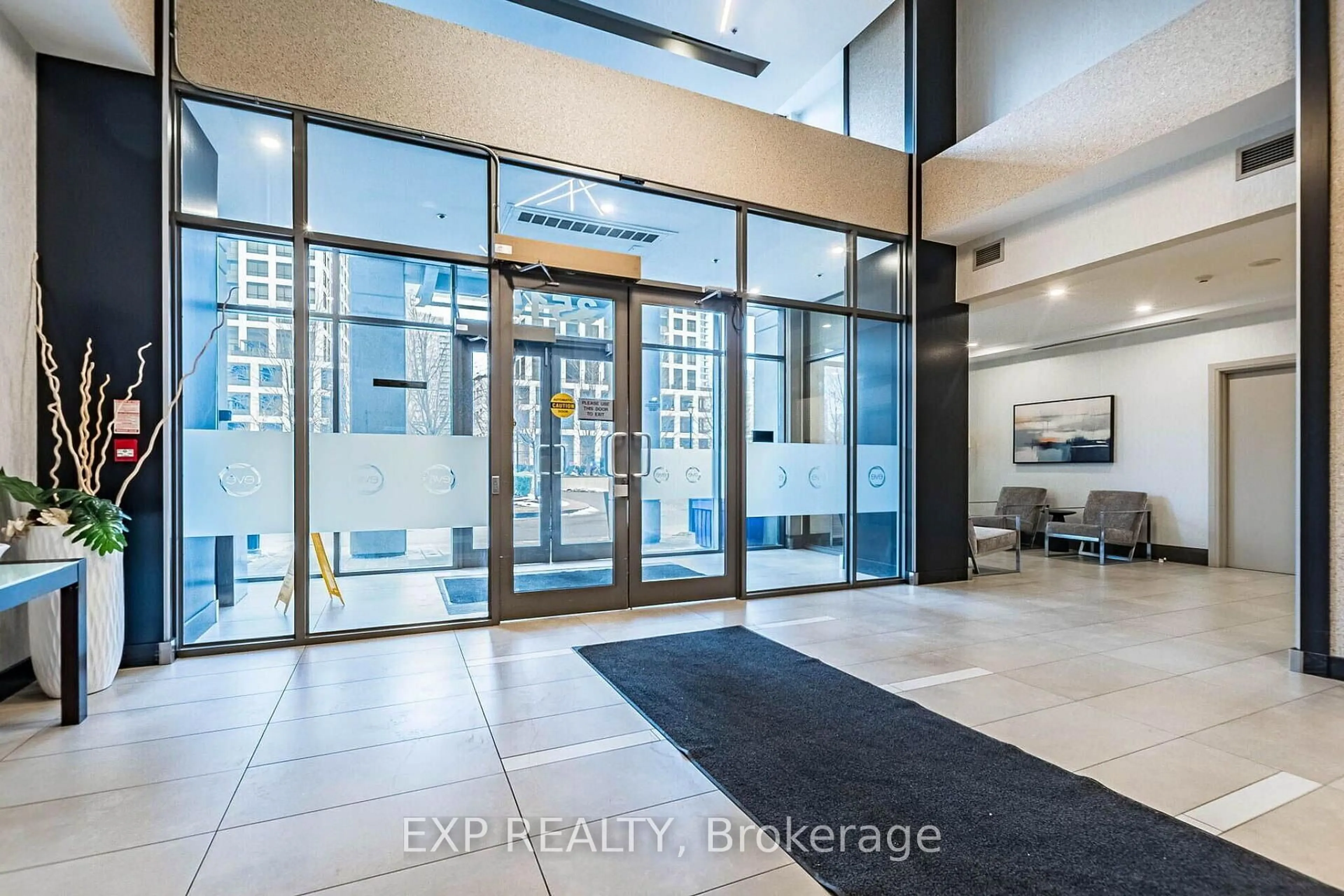 Indoor foyer for 3515 Kariya Dr #1701, Mississauga Ontario L5B 0C1