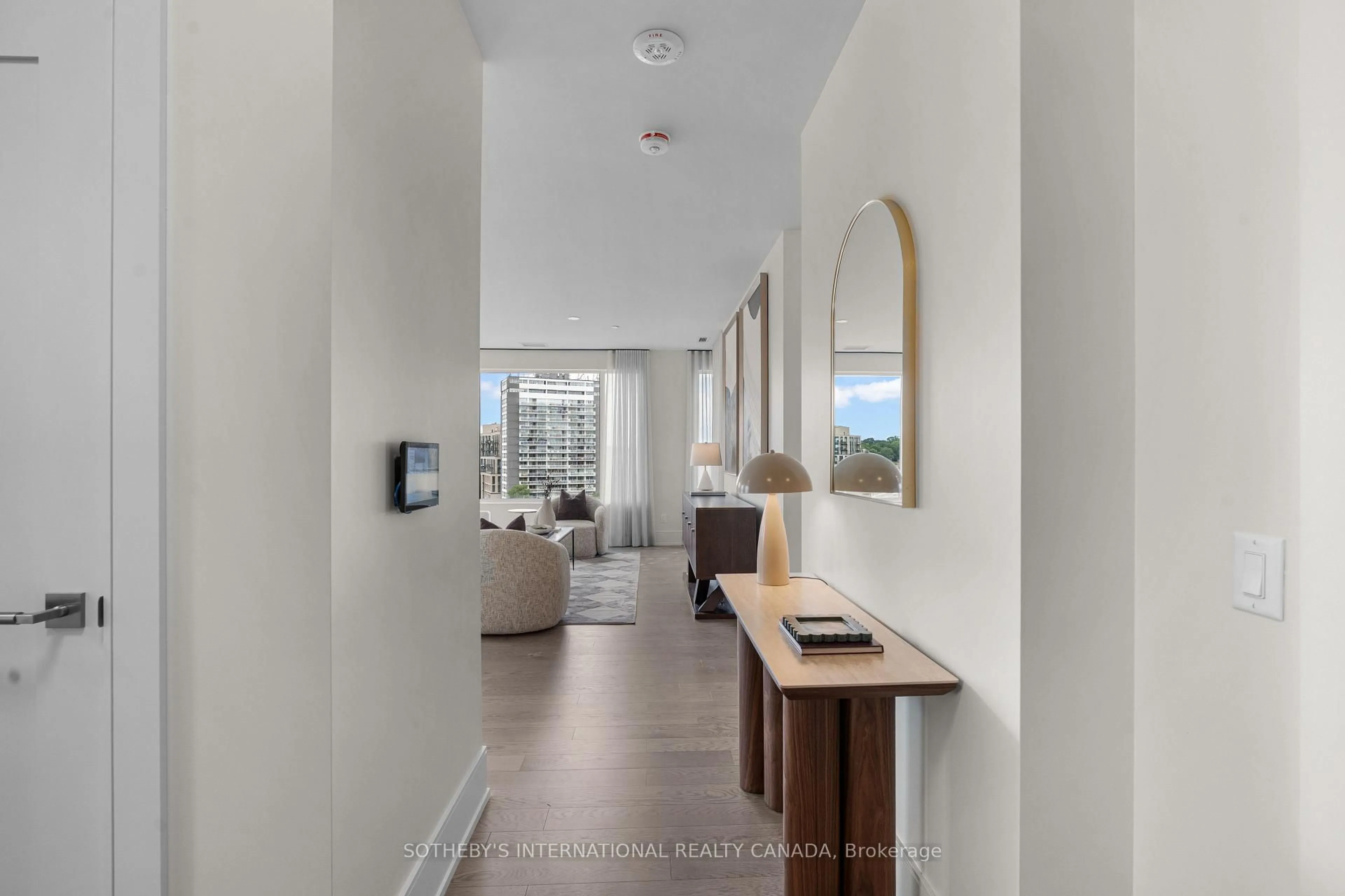 Indoor entryway for 259 The Kingsway, Toronto Ontario M9A 4B1