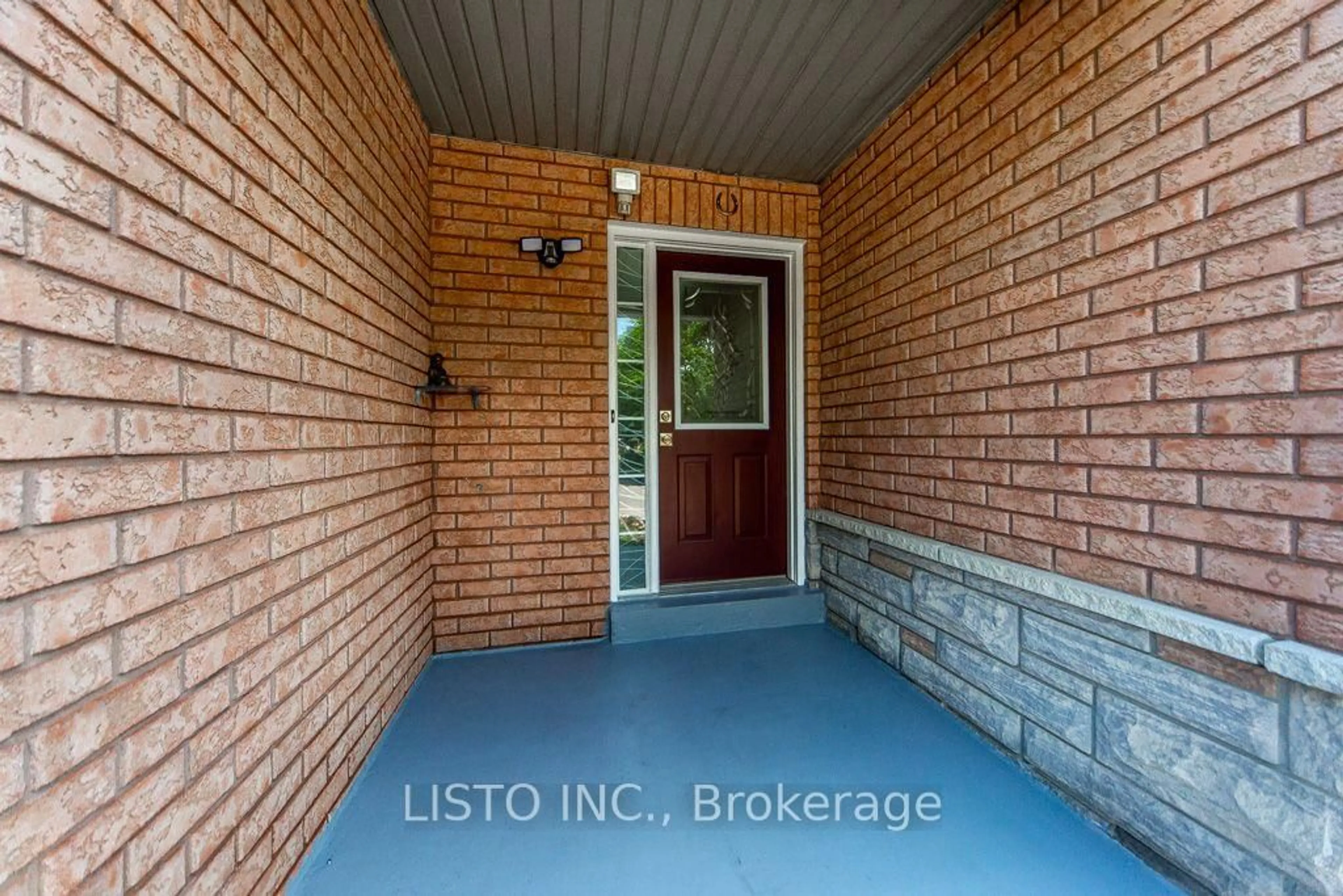 Indoor entryway for 7115 Rexwood Rd #46, Mississauga Ontario L4T 4L4
