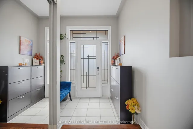 3252 Sunlight St, Mississauga 5