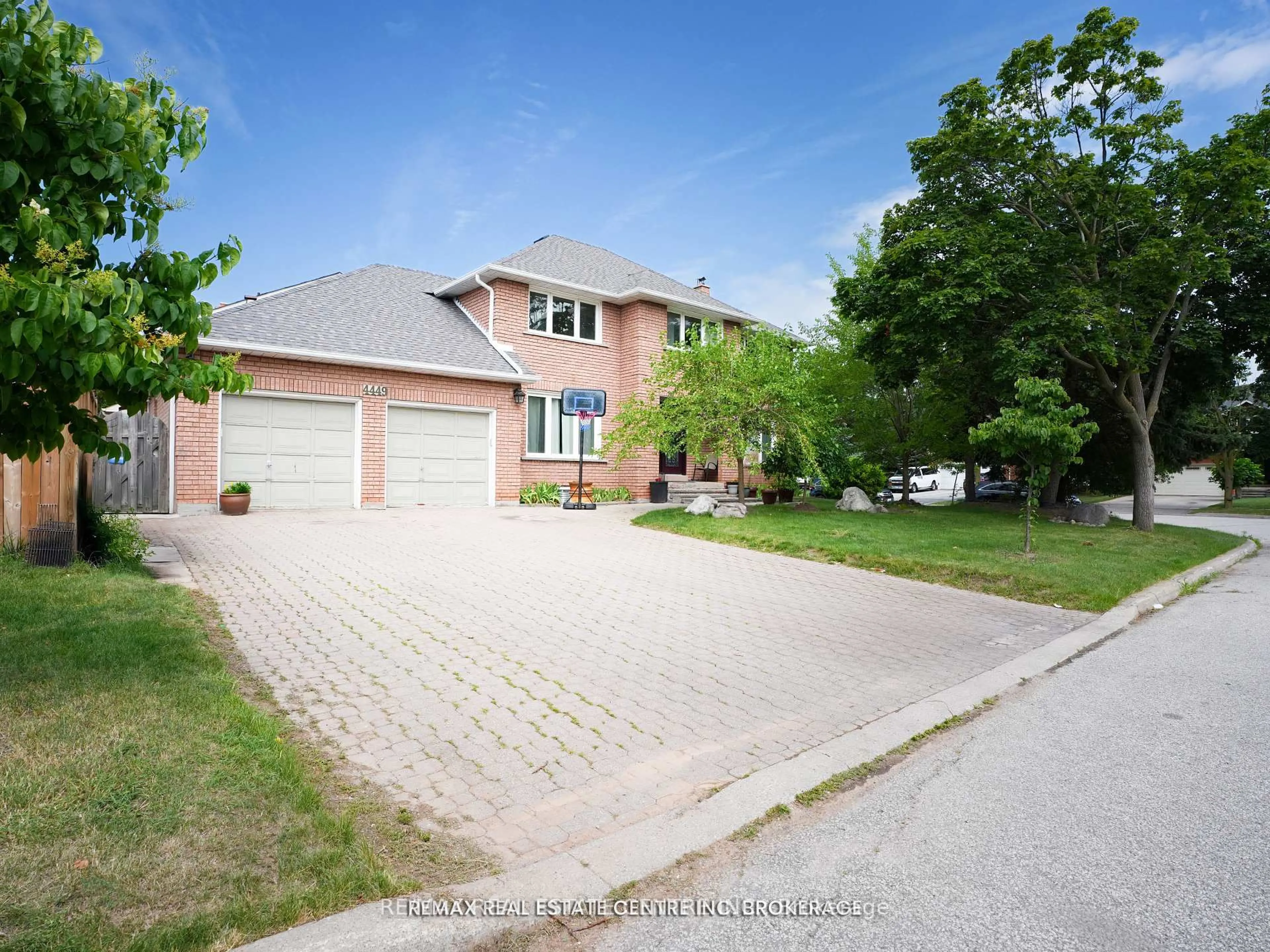 Home with brick exterior material, street for 4449 Idlewilde Cres, Mississauga Ontario L5M 4E5