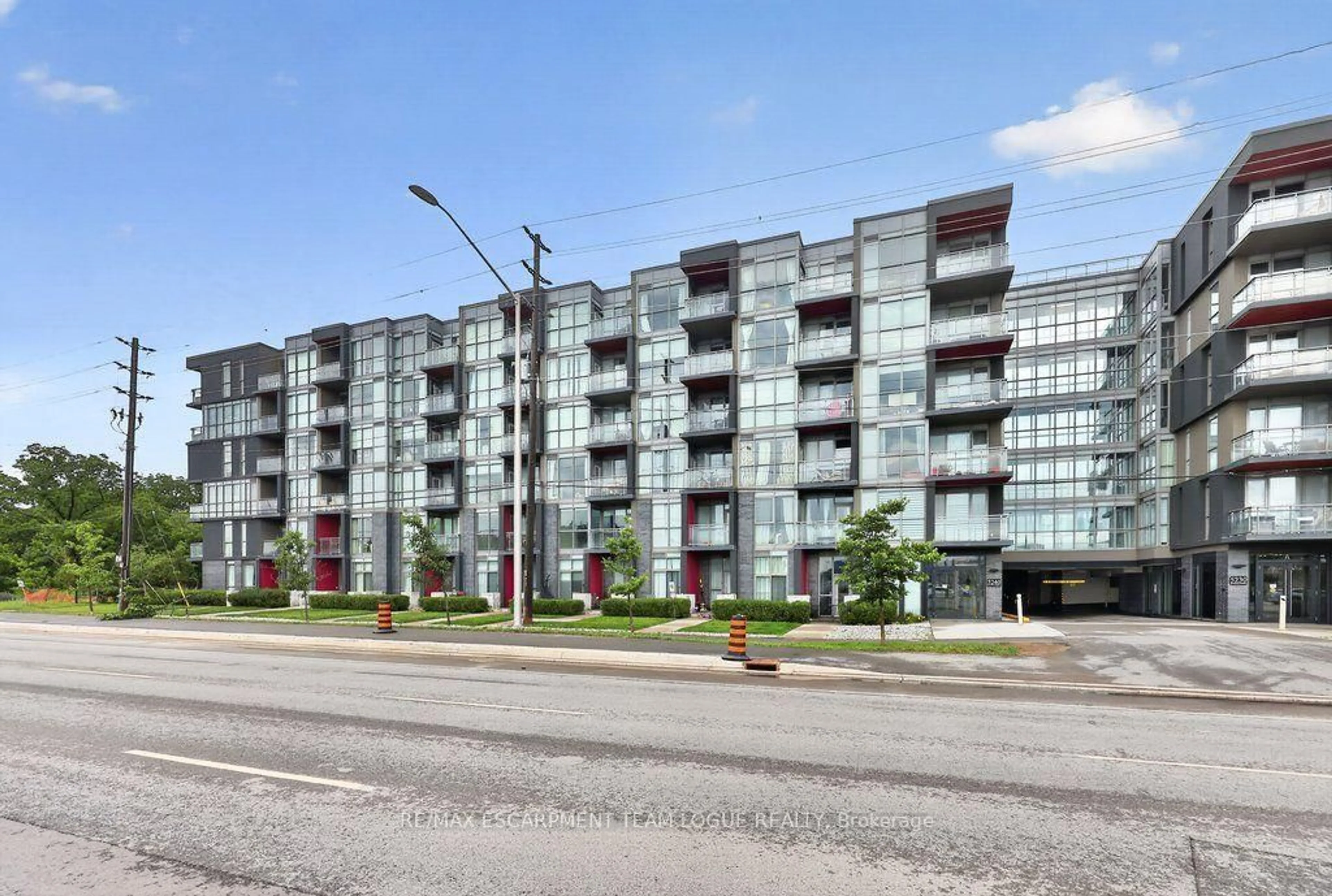 Unknown for 5240 Dundas St #B202, Burlington Ontario L7M 0Y6