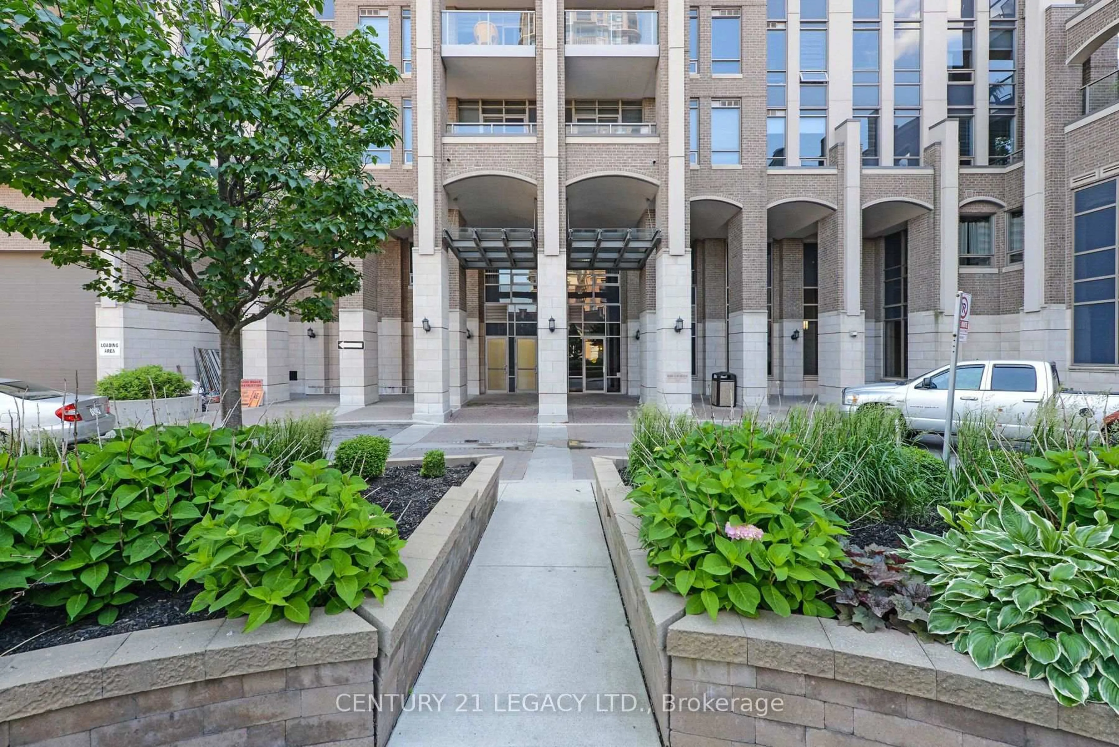 Indoor foyer for 388 Prince Of Wales Dr #701, Mississauga Ontario L5B 0A1
