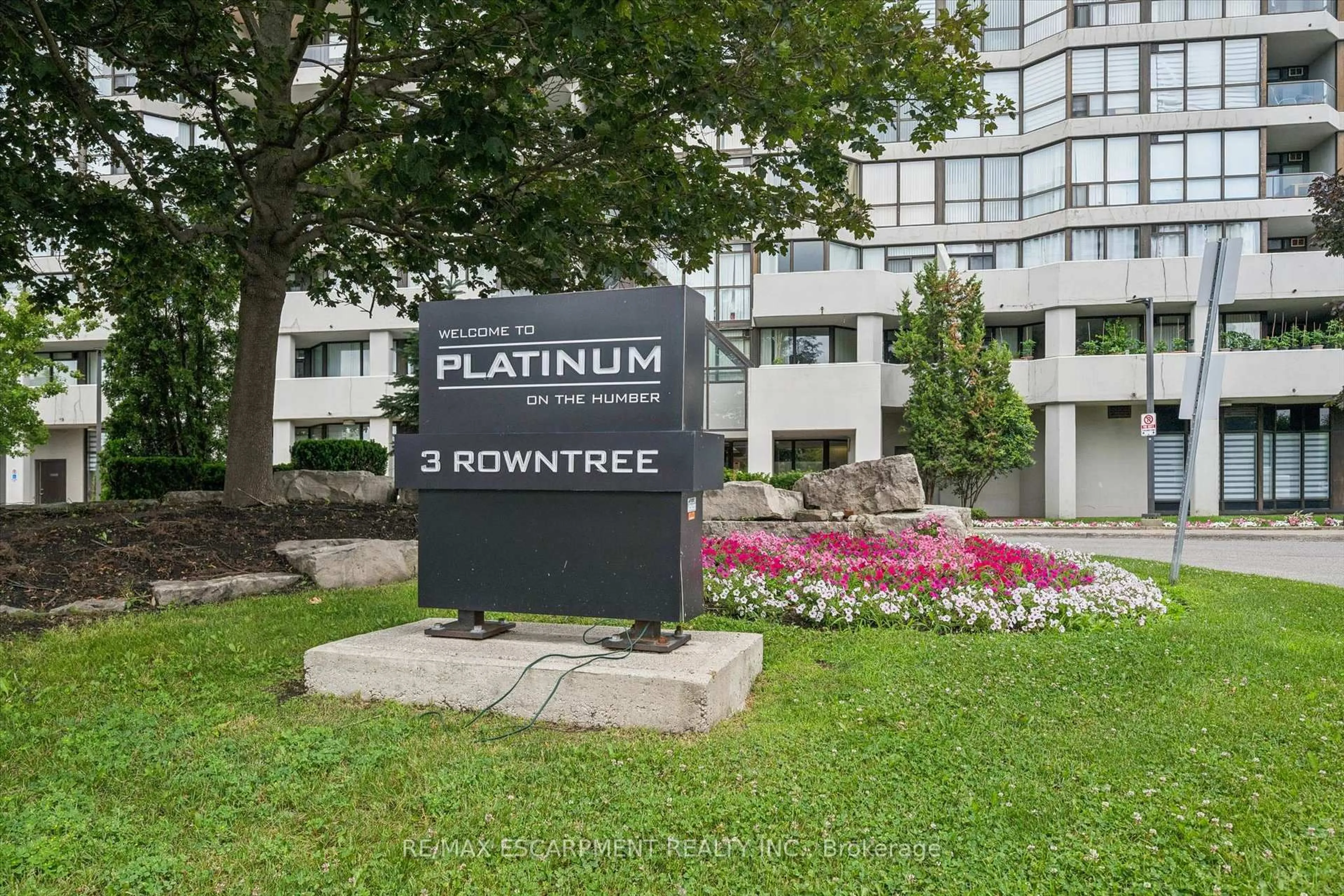 Patio, mountain view for 3 Rowntree Rd #2309, Toronto Ontario M9V 5G8