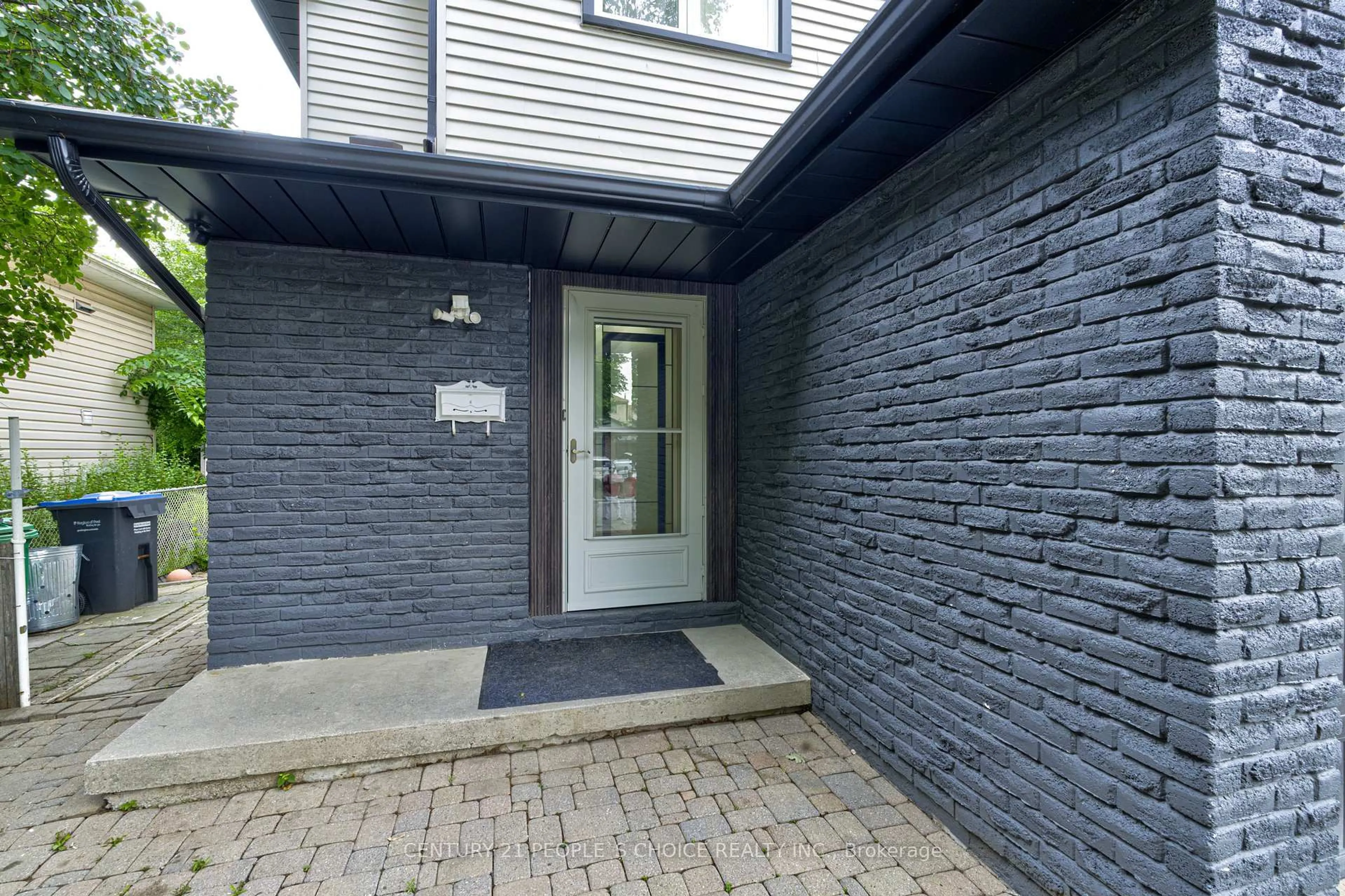 Unknown for 27 Reynier Dr, Brampton Ontario L6Z 1L1