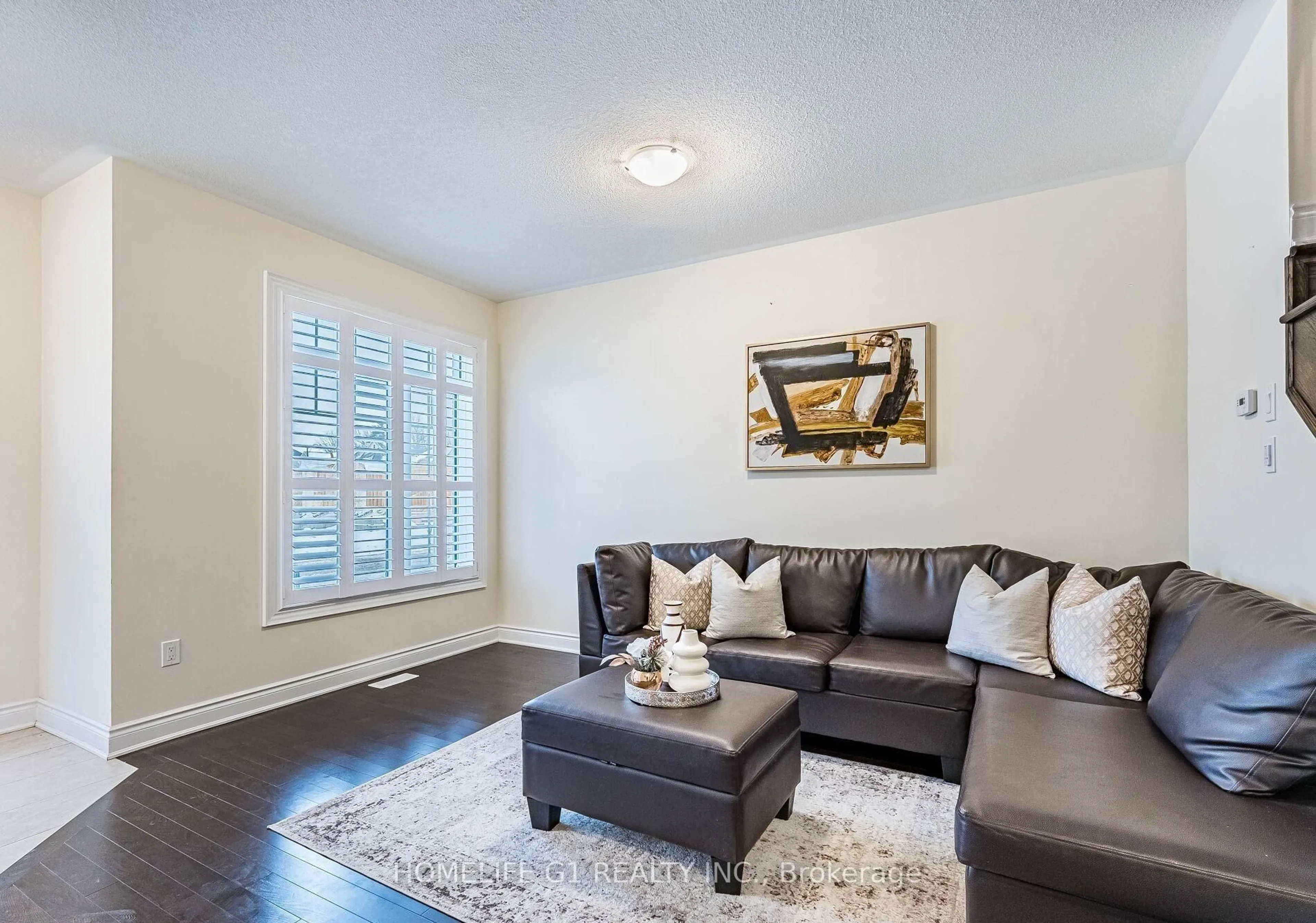Living room with furniture, unknown for 50 Dundee St, Caledon Ontario L7C 4K2