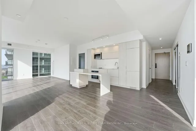 370 Martha St #2105, Burlington 4