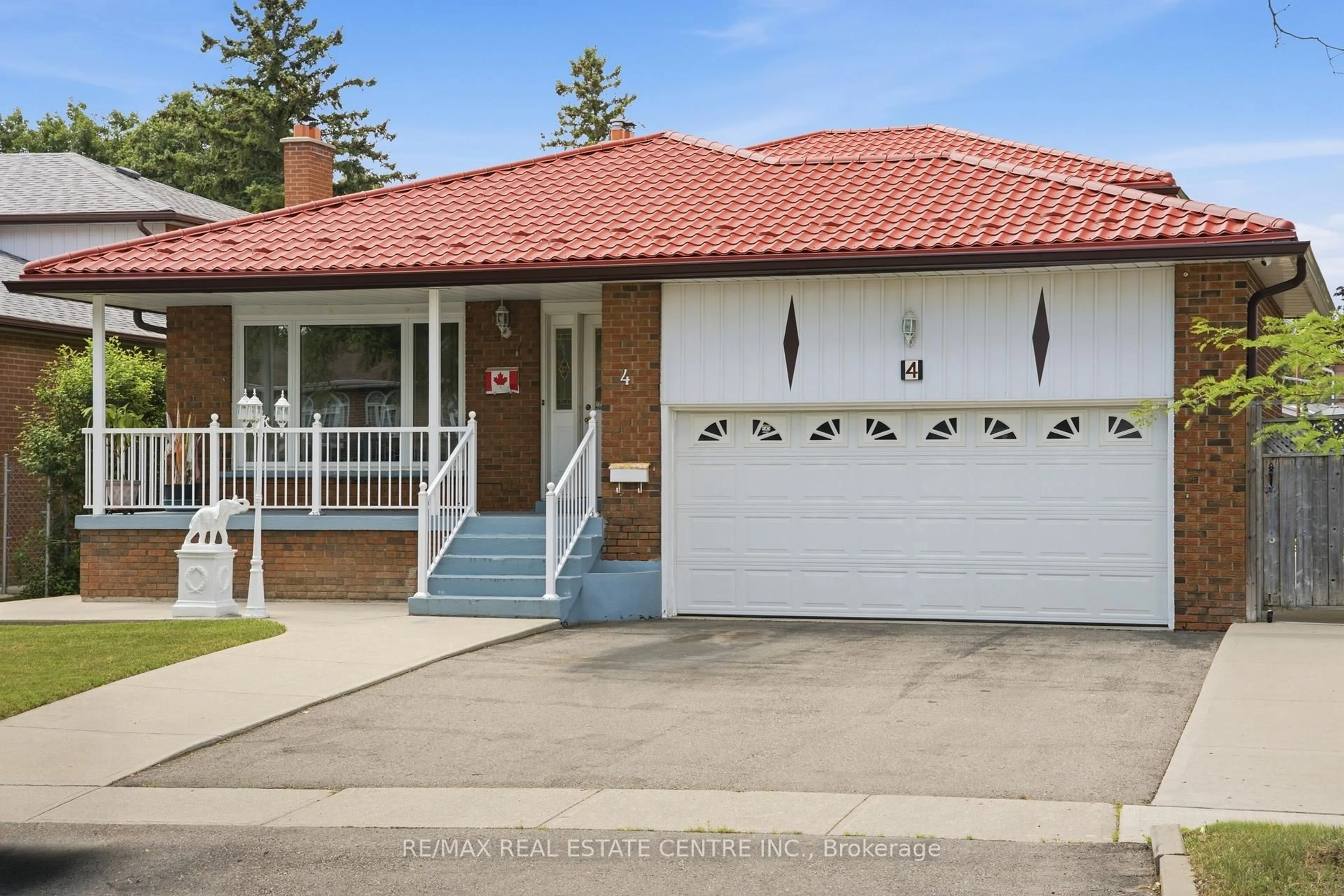 Unknown for 4 Manorcrest St, Brampton Ontario L6S 2W9