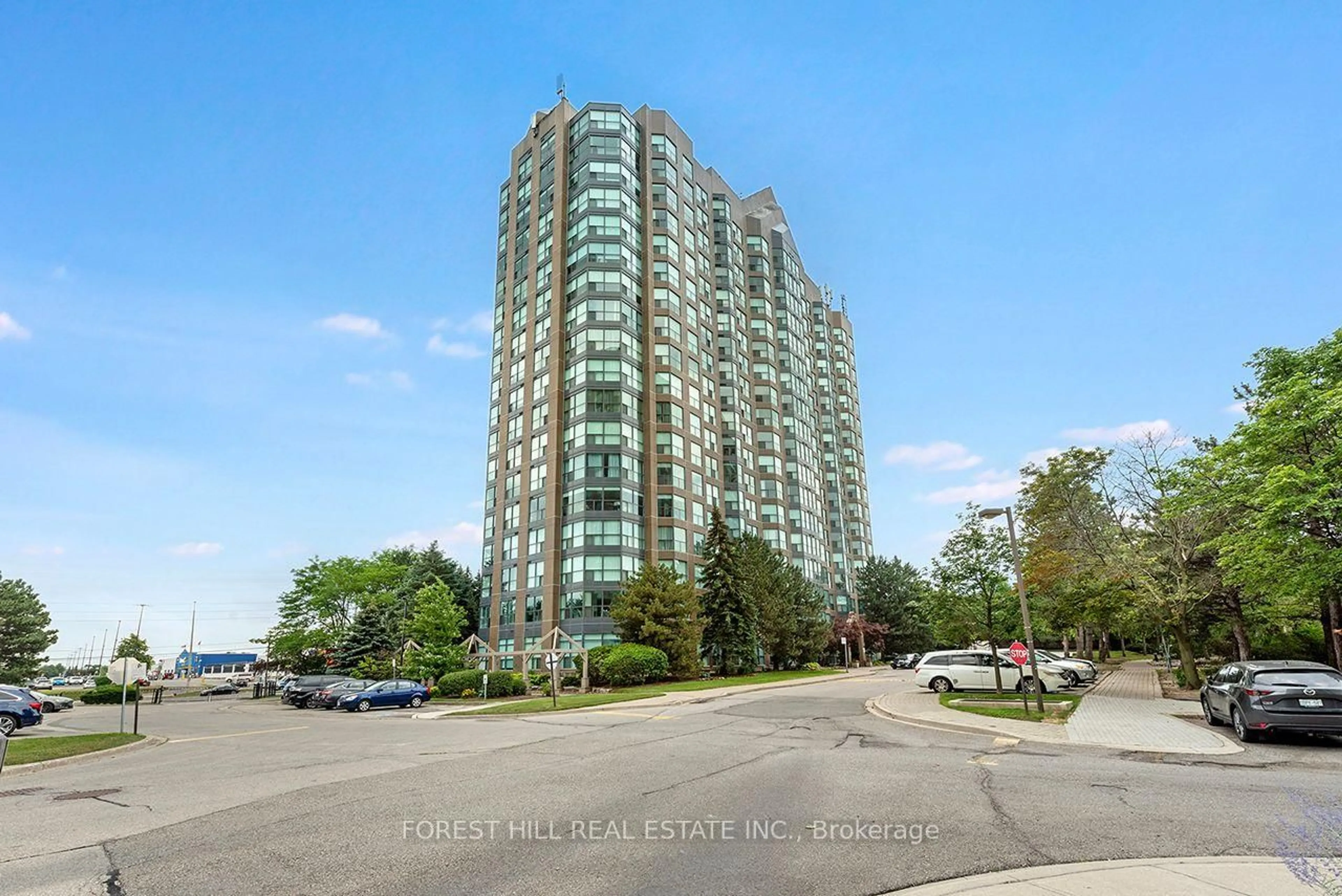A pic from outside/outdoor area/front of a property/back of a property/a pic from drone, building for 2177 Burnhamthorpe Rd #911, Mississauga Ontario L5L 5P9
